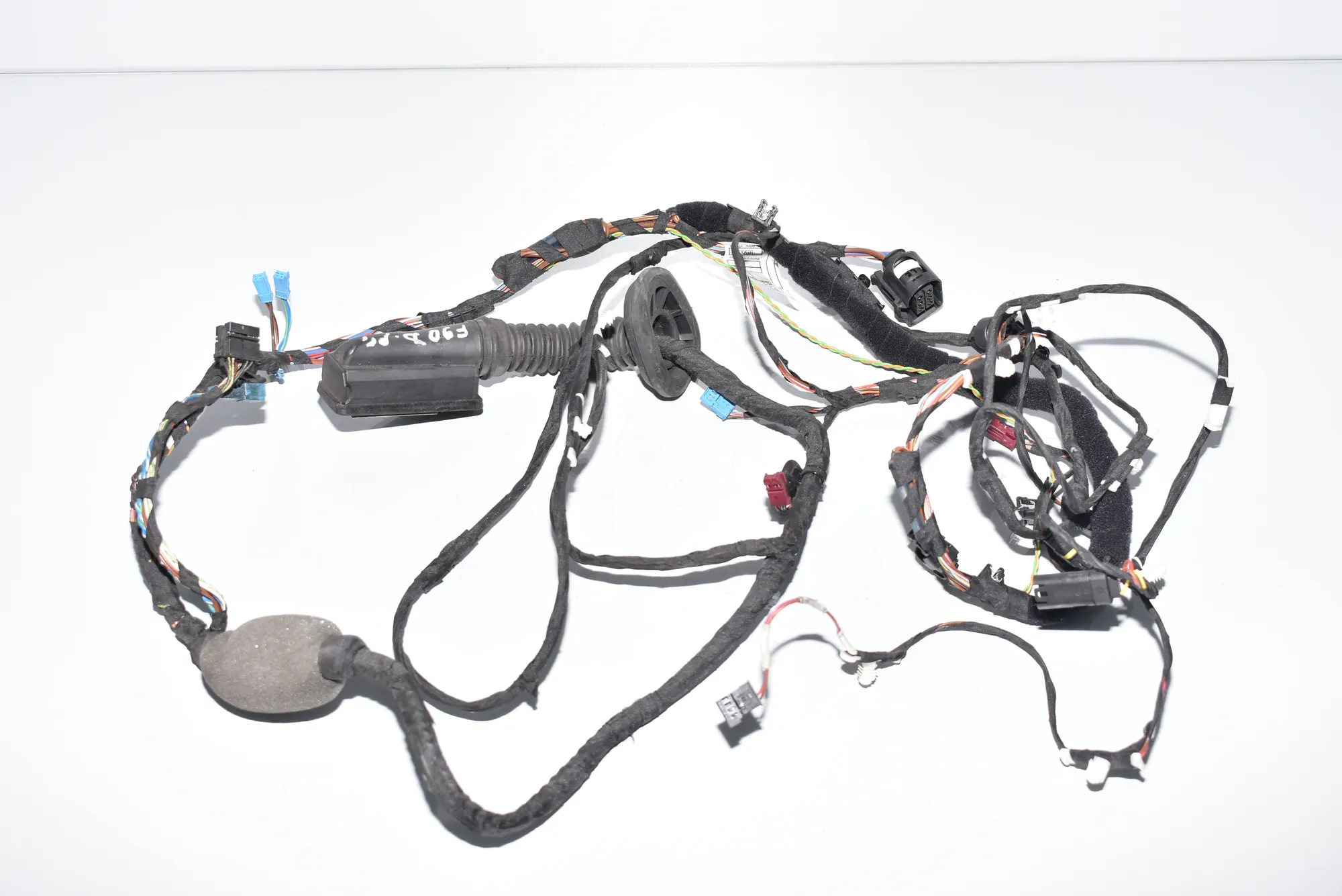 Front Right Door Wiring – OEM BS92696 · BMW F90 (2017 - -) (G30, F90) M5 2019 – 4