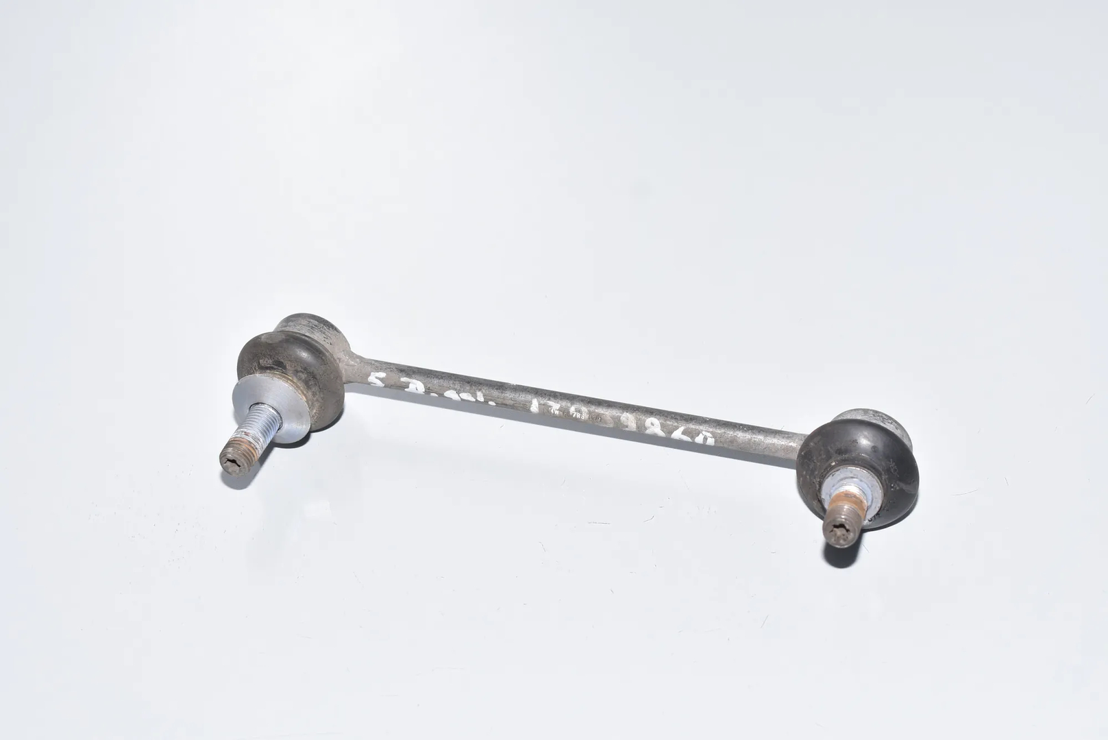Rear Right Stabilizer Link – OEM 33556786429 · BMW 5 Touring (F11) 520 d 2010 – 4