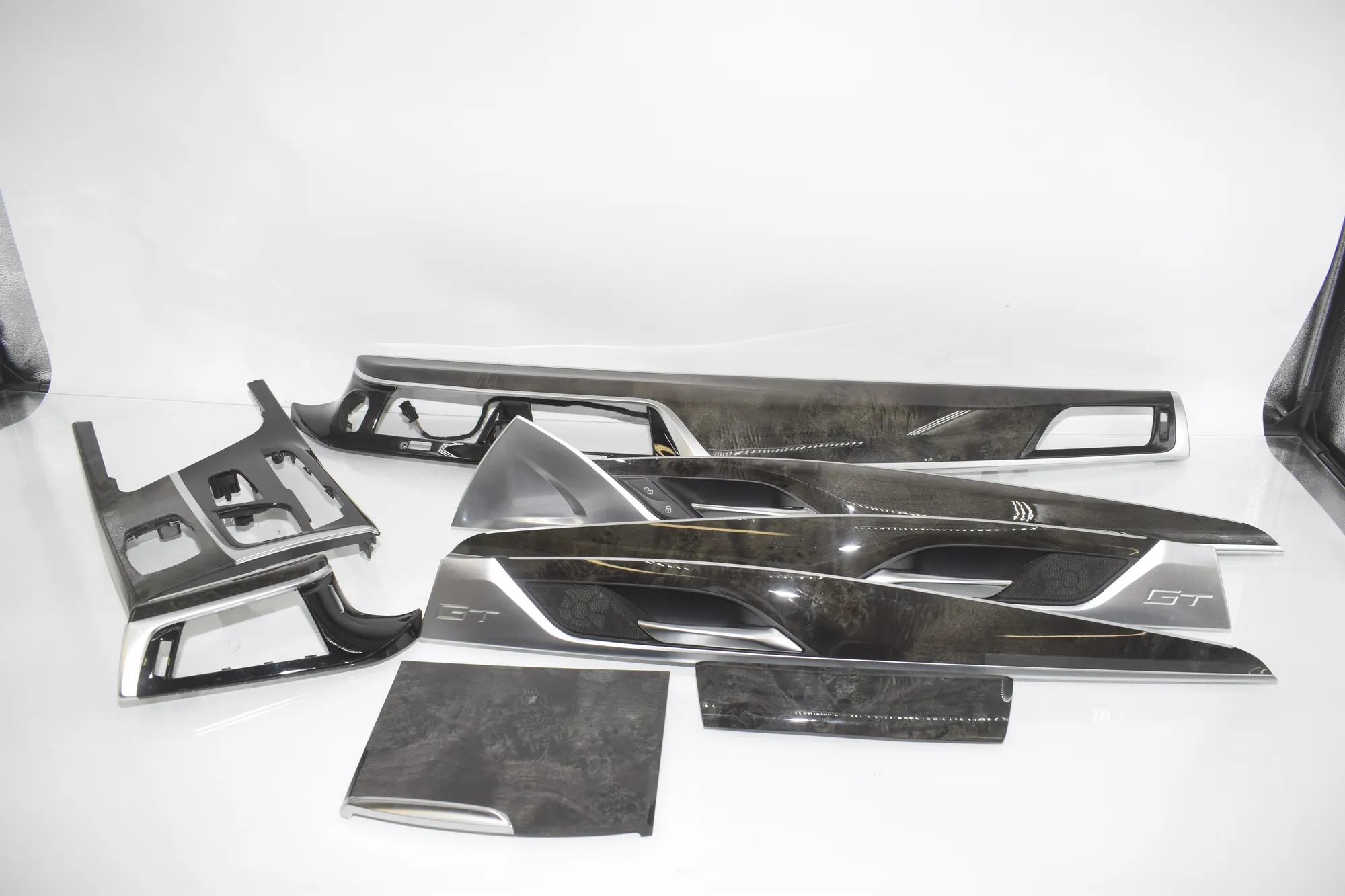 Interior Trim Strips Kit – OEM 9391281 · BMW 6 Gran Turismo (G32) (2017 - -) 640 i 2018 – 8