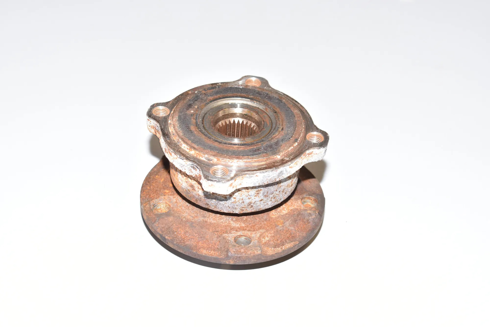 Rear Left Wheel Bearing – OEM 33416776651 · BMW X5 (E70) 3.0 sd 2009 – 4