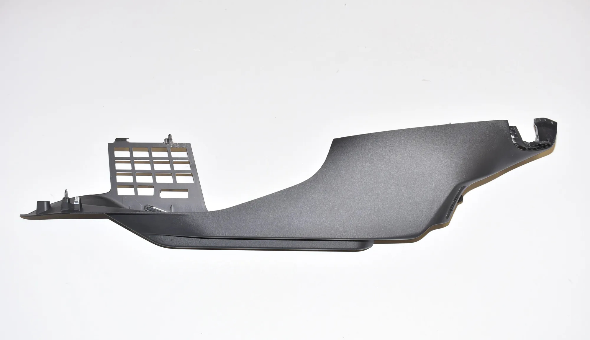 Trunk Boot Trim – OEM 51477377755 · BMW 6 Gran Turismo (G32) (2017 - -) 640 i 2018 – 2
