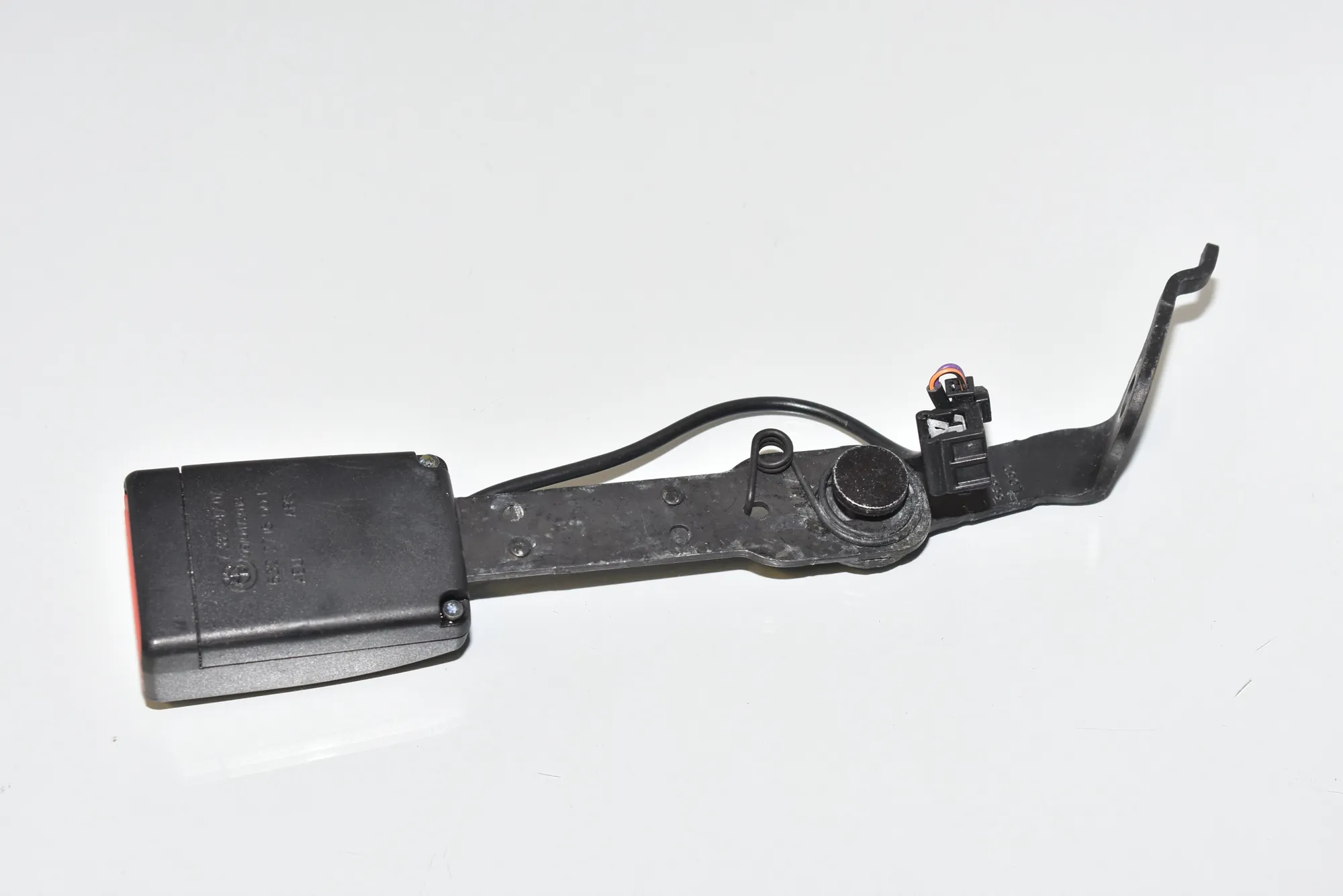 Rear Left Seat Buckle – OEM 72117382247 · BMW 6 Gran Turismo (G32) (2017 - -) 640 i 2018 – 2