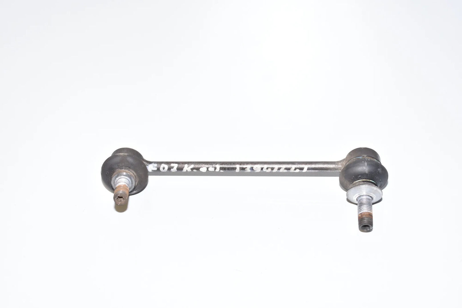 Rear Left Stabilizer Link – OEM 33556786429 · BMW 5 Gran Turismo (F07) 530 d 2010 – 3