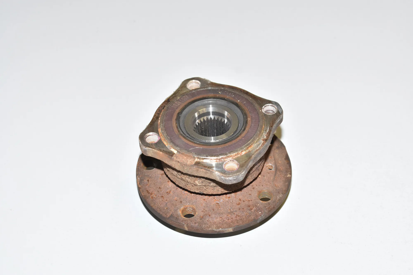 Rear Right Wheel Bearing – OEM 33006867806 · BMW 5 Gran Turismo (F07) 530 d 2010 – 3