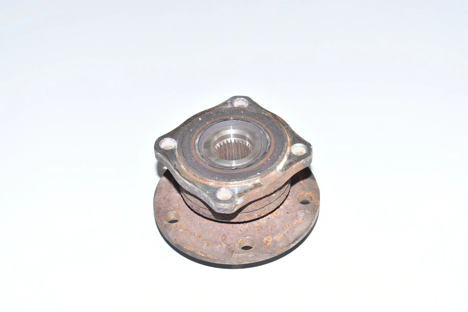 Rear Left Wheel Bearing – OEM 33006867806 · BMW 5 Gran Turismo (F07) 530 d 2010 – 4