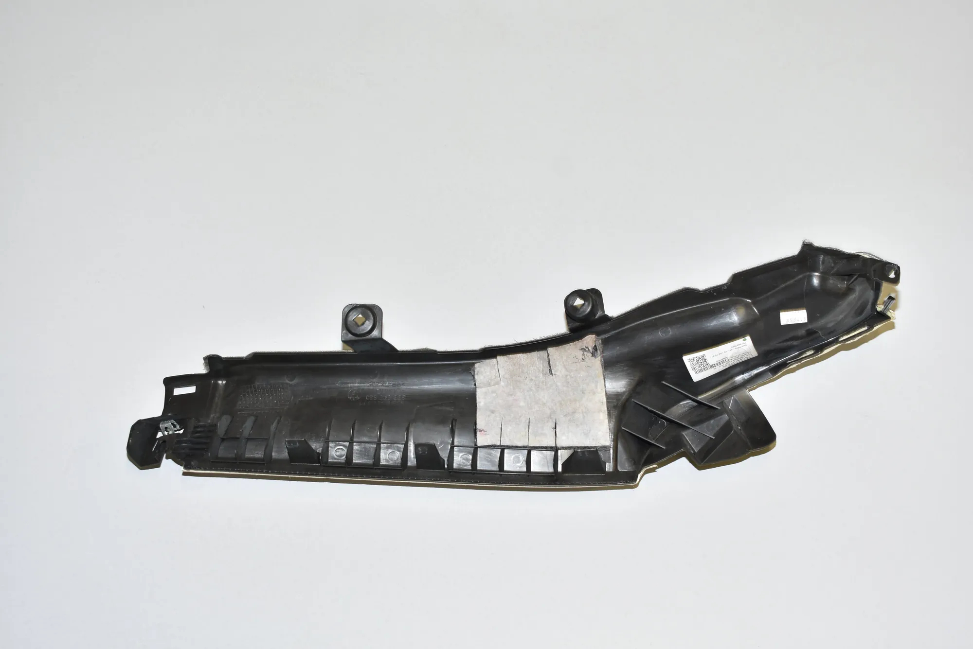 Seat Cover Trim – OEM 52207411642 · BMW 7 (G11, G12) BMW 7 (G11, G12) 745 Le Plug-in-Hybrid xDrive 2020 – 3