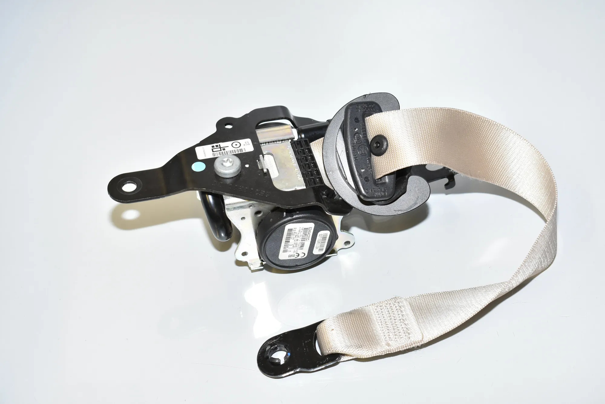 Rear Left Seatbelt – OEM 72117343643 · BMW X5 (F15, F85) M 50 d 2015 – 3