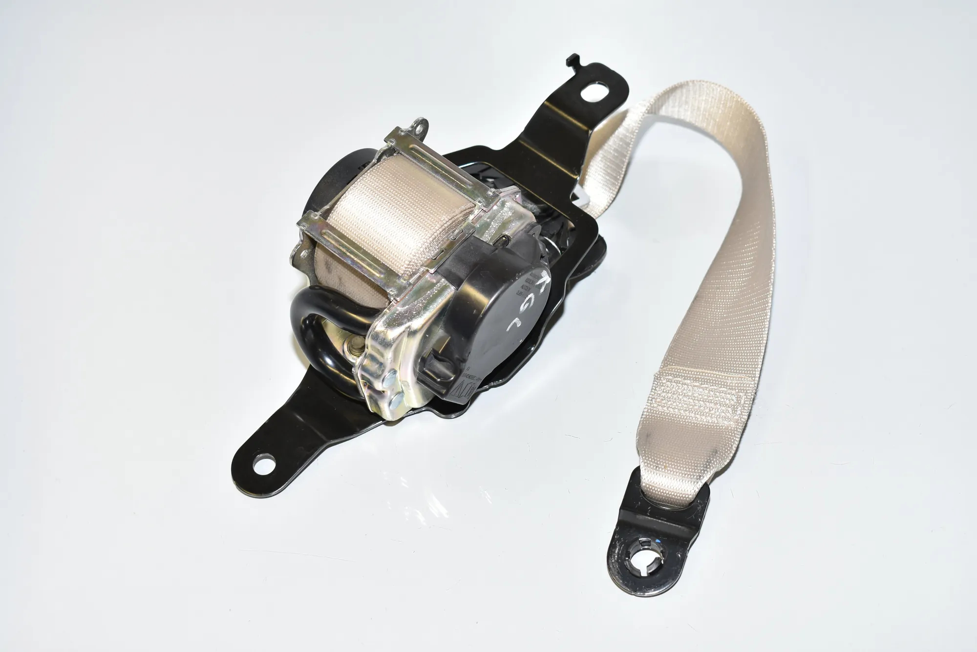 Rear Left Seatbelt – OEM 72117343643 · BMW X5 (F15, F85) M 50 d 2015 – 4