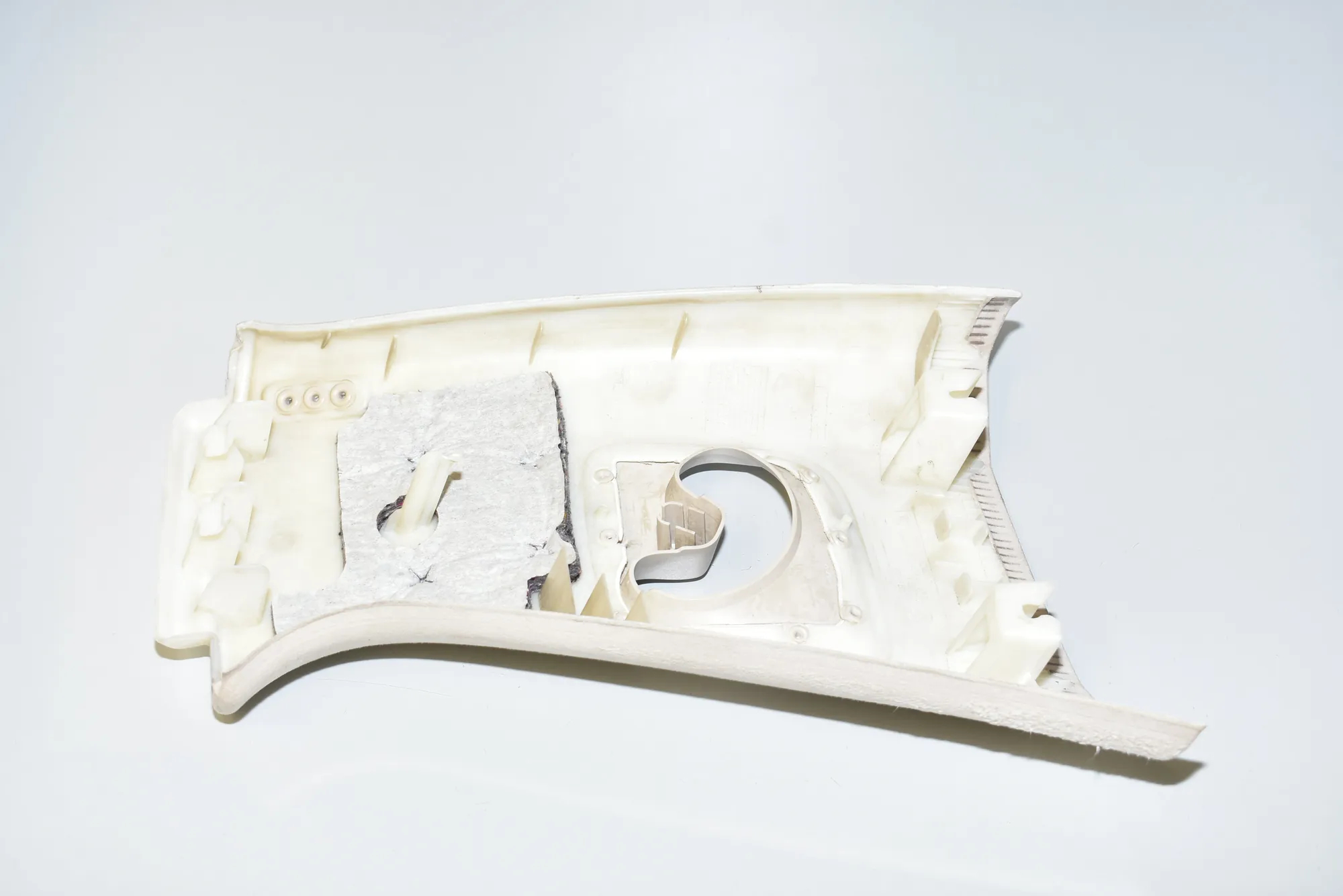 Left Side B Pillar Trim – OEM 7355329 · BMW 7 (G11, G12) BMW 7 (G11, G12) 745 Le Plug-in-Hybrid xDrive 2020 – 5