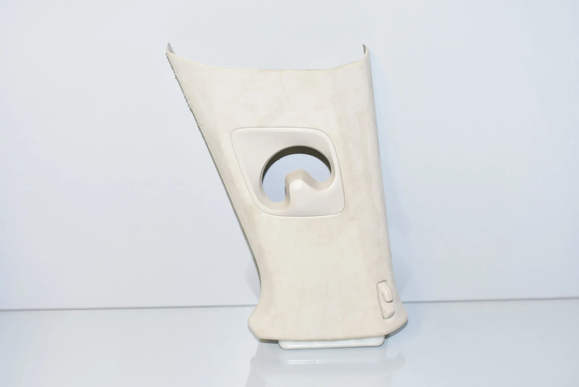 Left Side B Pillar Trim – OEM 7355329 · BMW 7 (G11, G12) BMW 7 (G11, G12) 745 Le Plug-in-Hybrid xDrive 2020