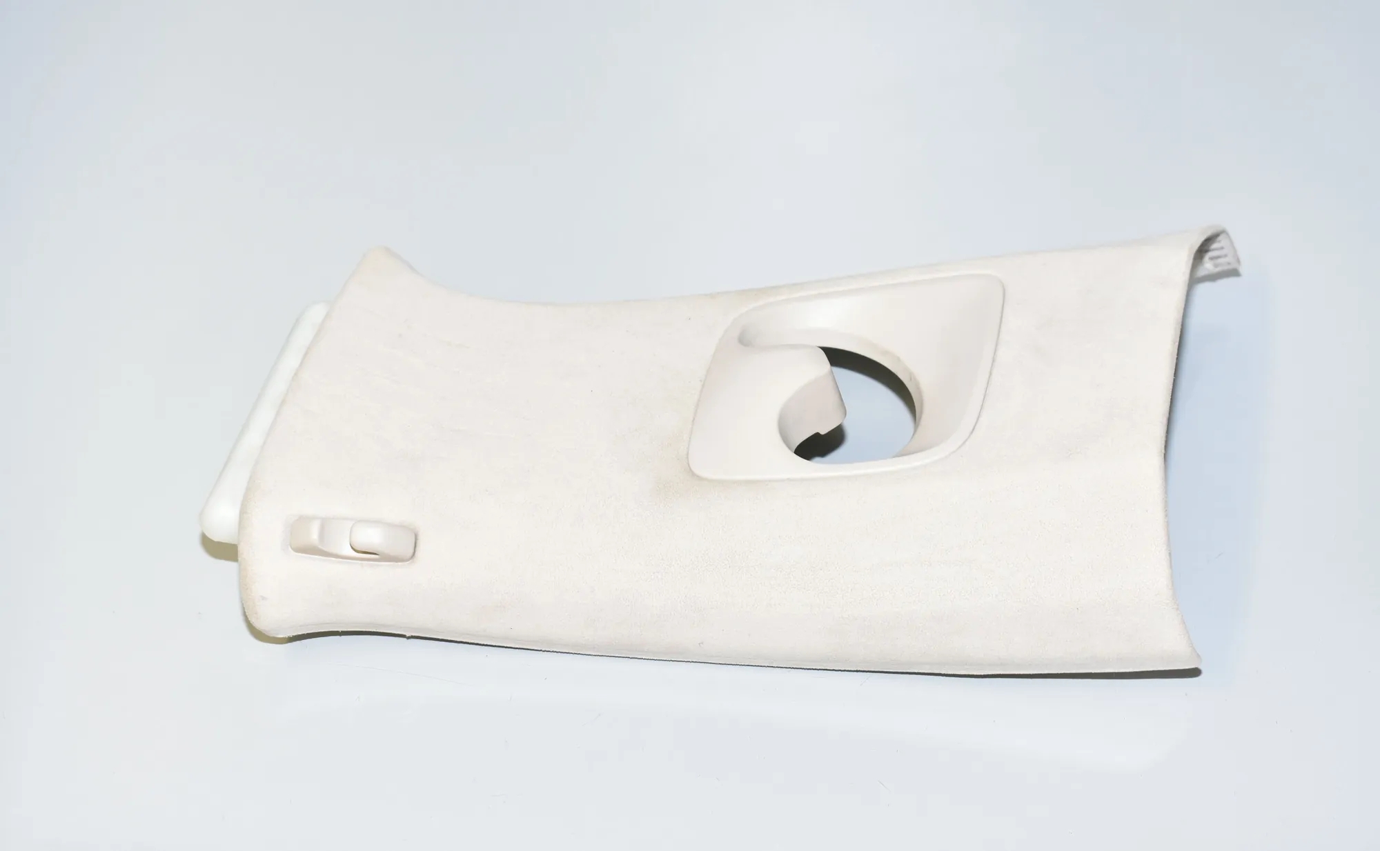 Left Side B Pillar Trim – OEM 7355329 · BMW 7 (G11, G12) BMW 7 (G11, G12) 745 Le Plug-in-Hybrid xDrive 2020 – 3