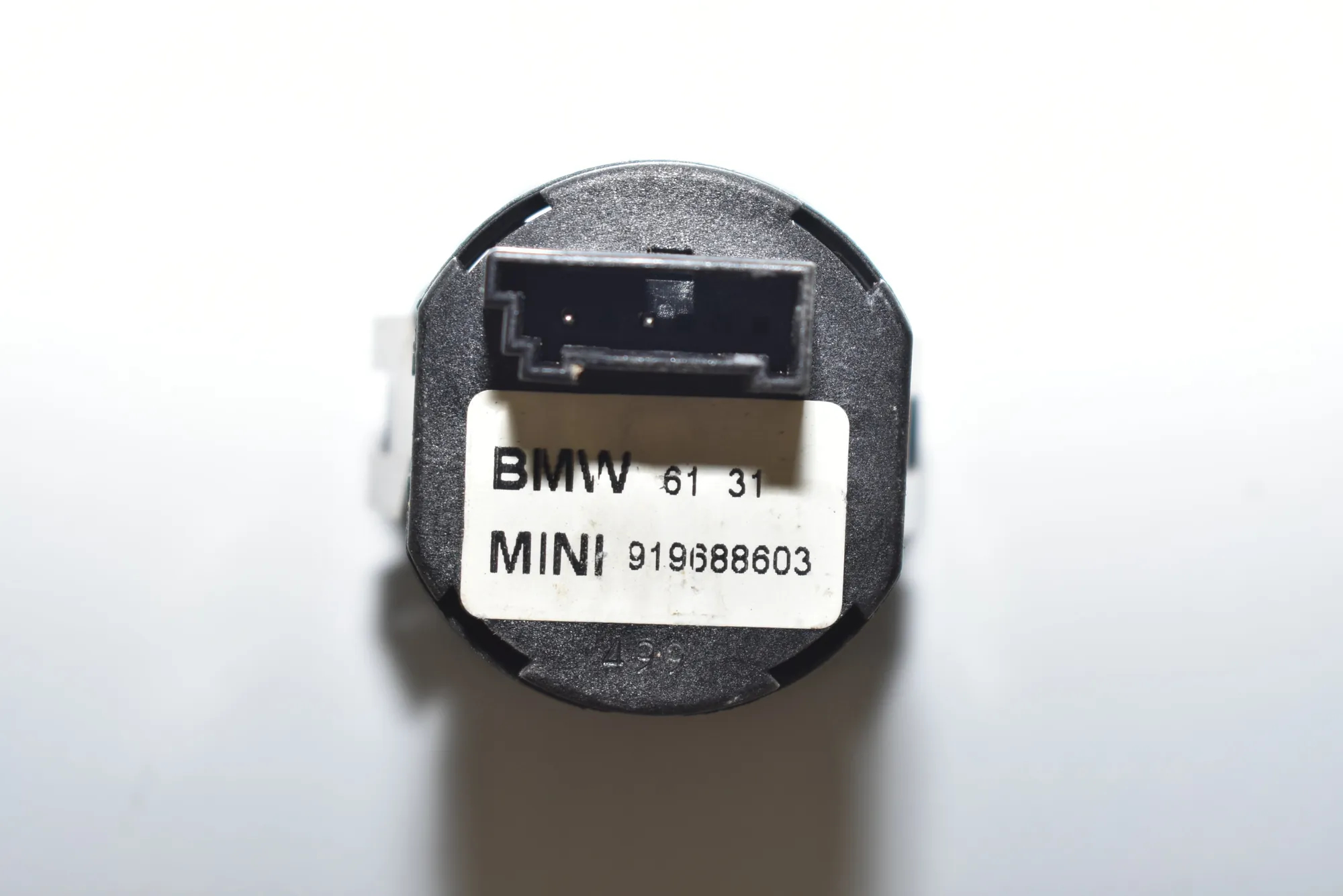 SRS Switch – OEM 61319196886 · BMW 5 Gran Turismo (F07) 530 d 2010 – 4