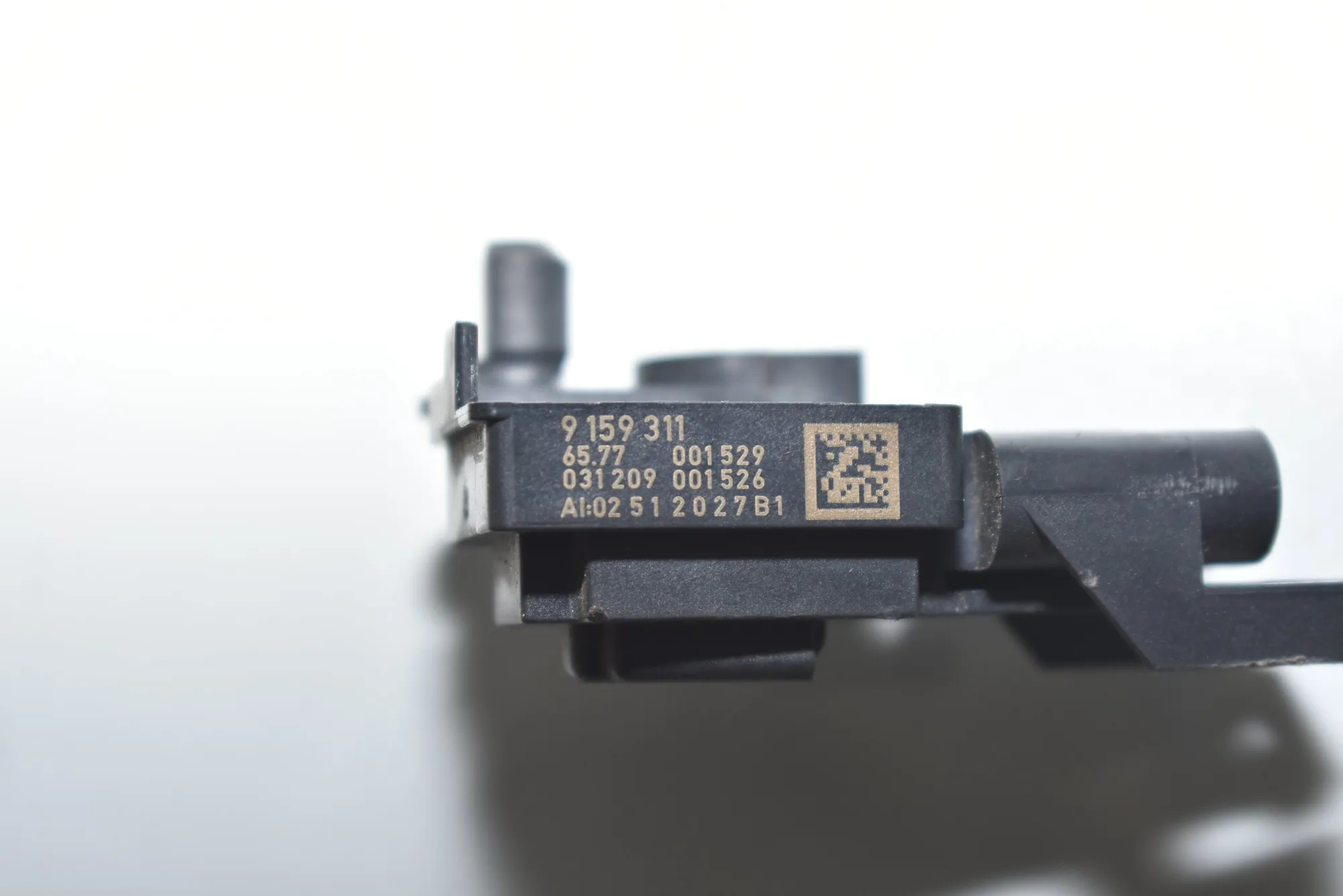 Right Side Impact Sensor – OEM 65779159311 · BMW 5 Gran Turismo (F07) 530 d 2010 – 4