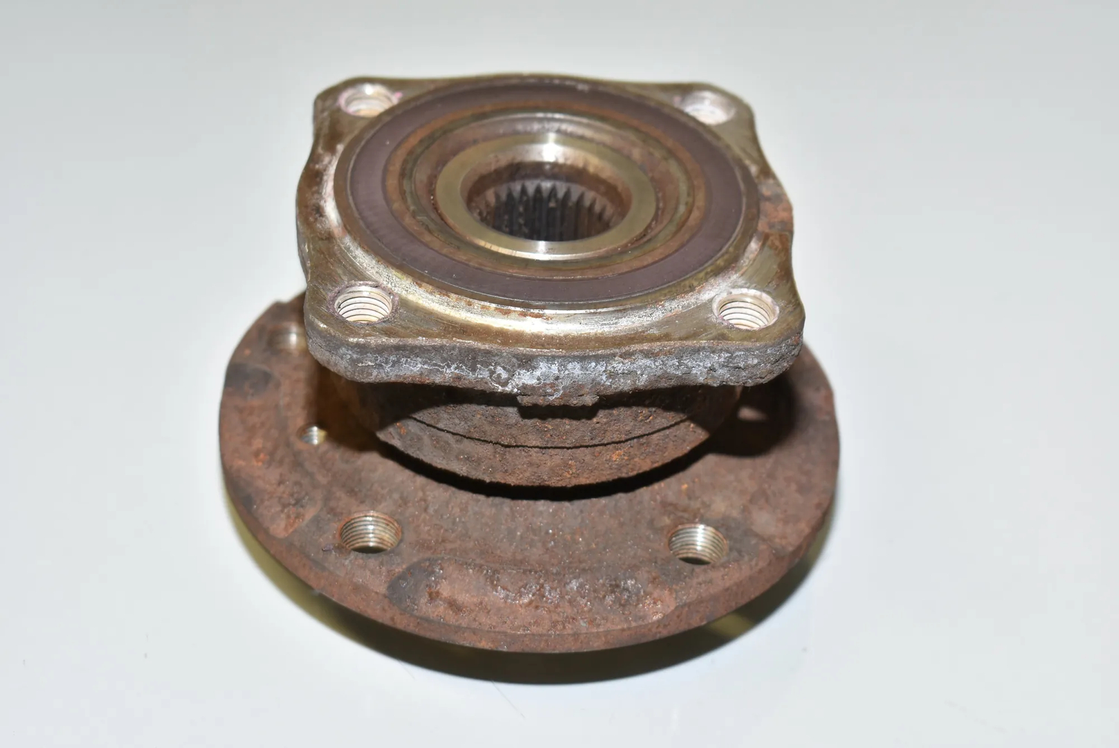 Rear Right Wheel Bearing – OEM 33006867806 · BMW 5 Touring (F11) 520 d 2010 – 4