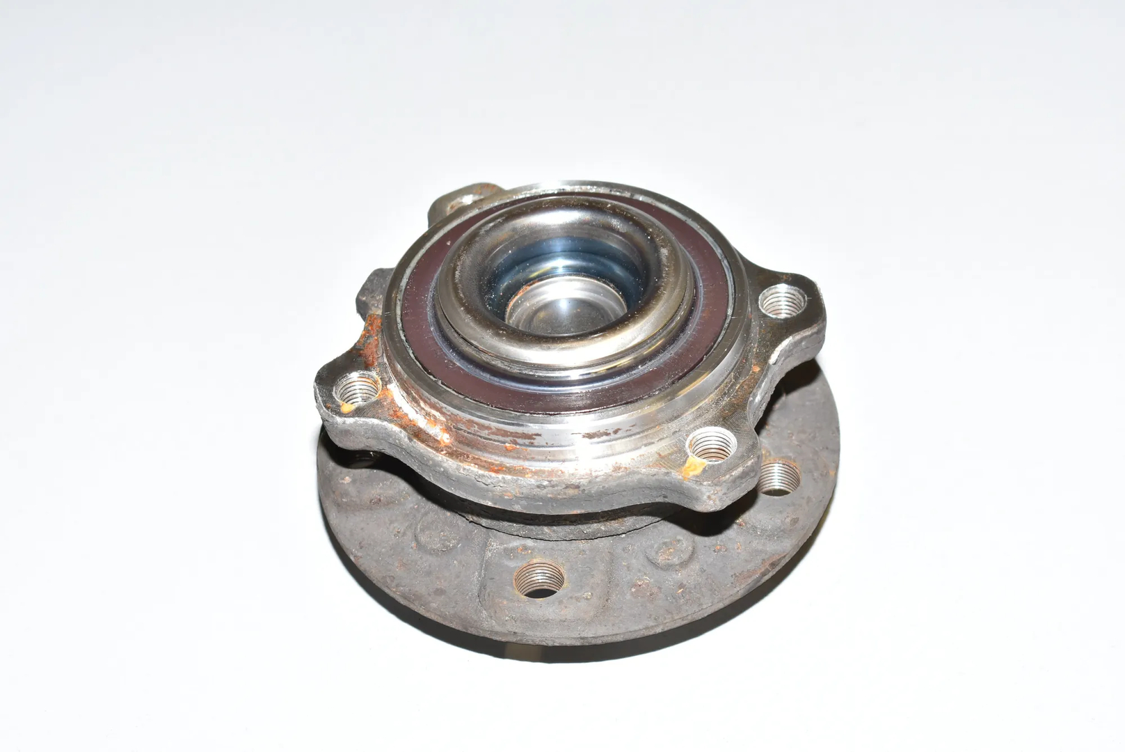Front Left Wheel Bearing – OEM 31206872888 · BMW 5 Gran Turismo (F07) 530 d 2010