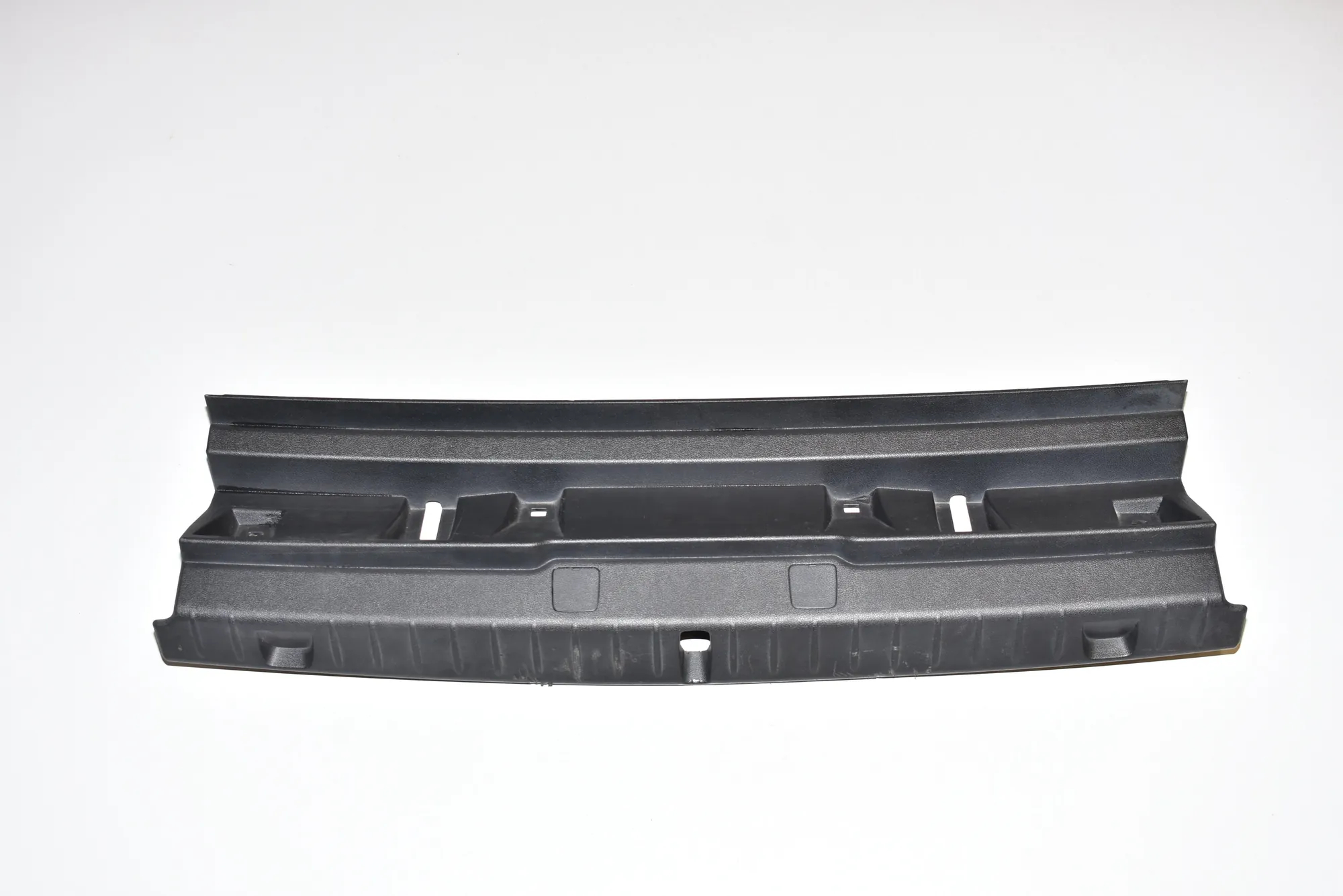 Tailgate Bootlid Trim – OEM 51477376660 · BMW 7 (G11, G12) BMW 7 (G11, G12) 745 Le Plug-in-Hybrid xDrive 2019