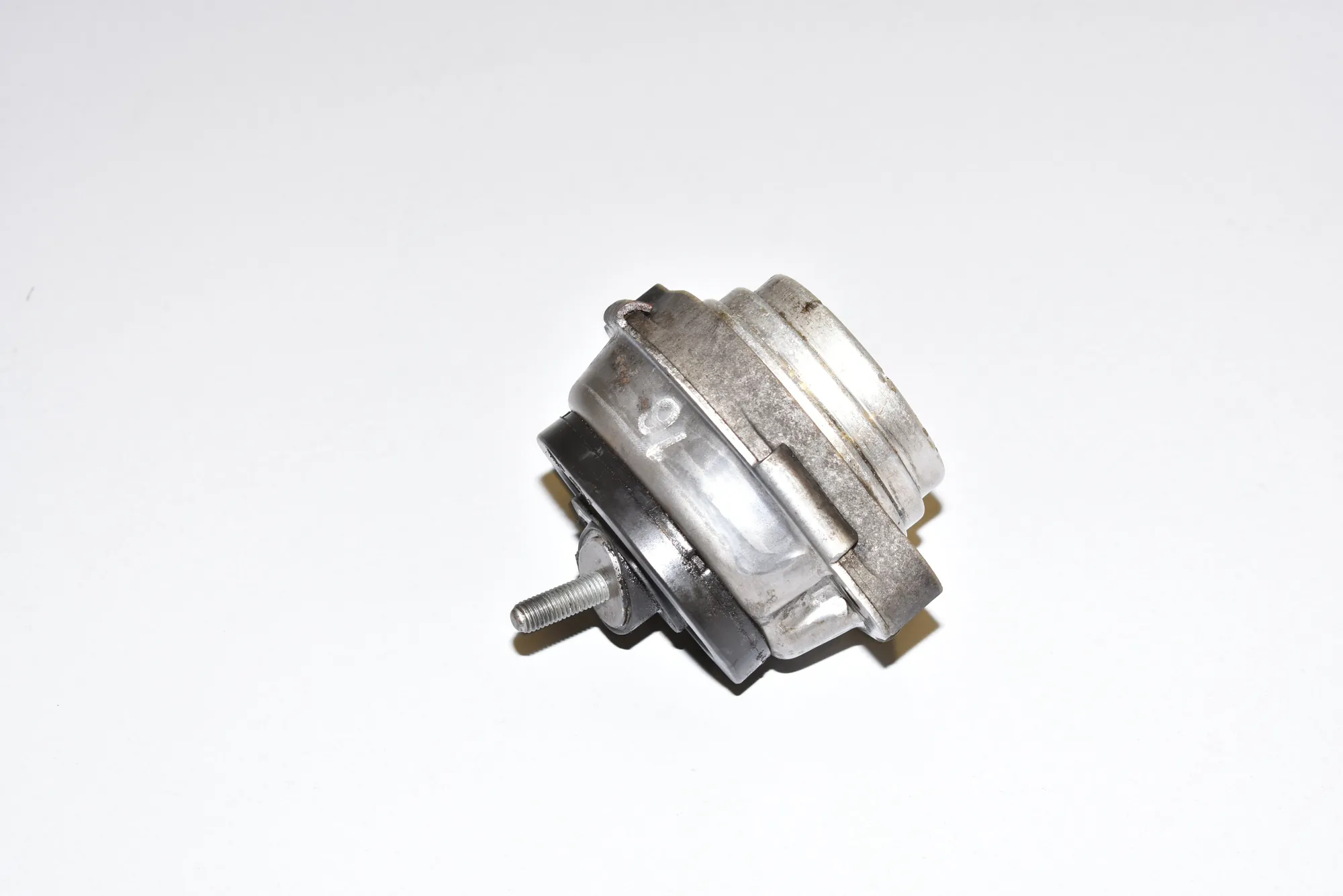 Right Side Engine Mount – OEM 22116758428 · BMW X5 (E53) 4.6 is 2003 – 4