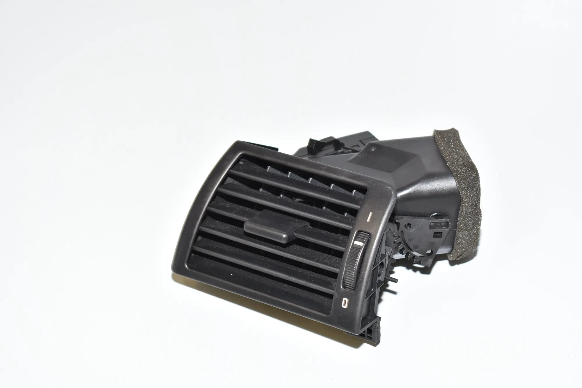 Dashboard Air Vents – OEM 64228361897 · BMW 3 (E46) 330 d 2001