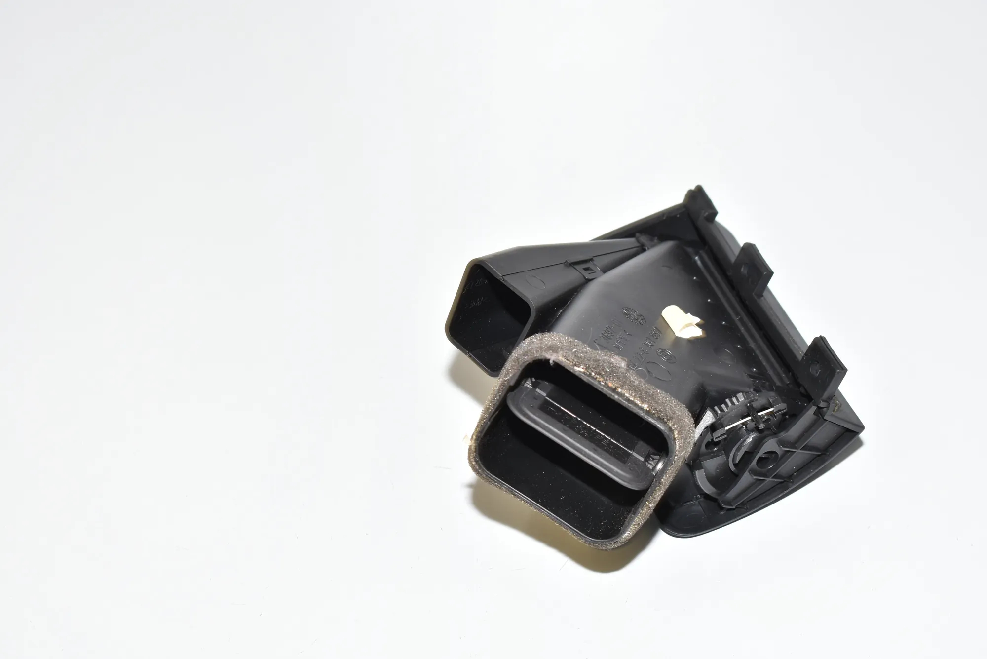 Dashboard Air Vents – OEM 64228361897 · BMW 3 (E46) 330 d 2001 – 4