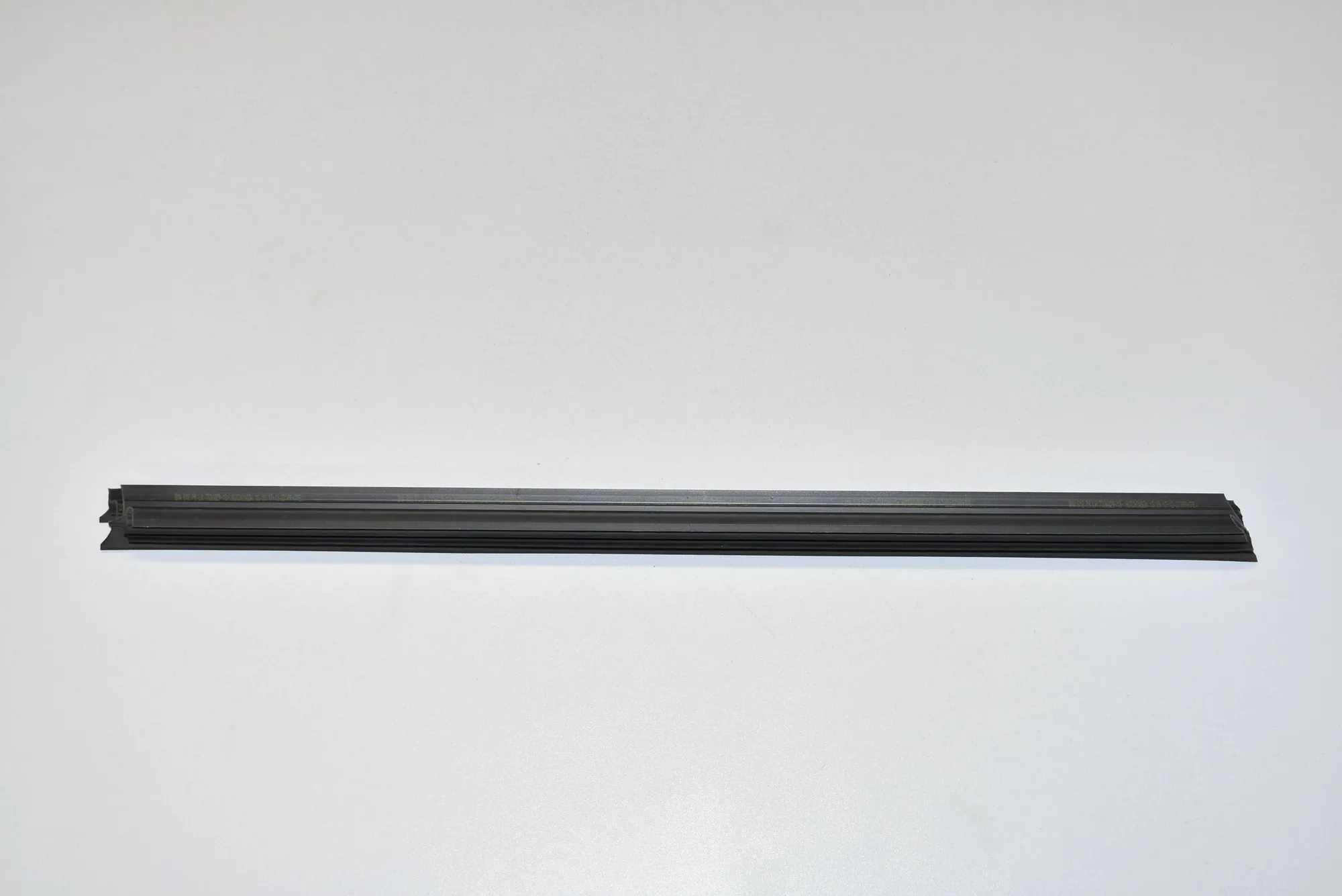 Rear Left Door Rubber Seal – OEM 51357336029 · BMW 7 (G11, G12) BMW 7 (G11, G12) 745 Le Plug-in-Hybrid xDrive 2020 – 2