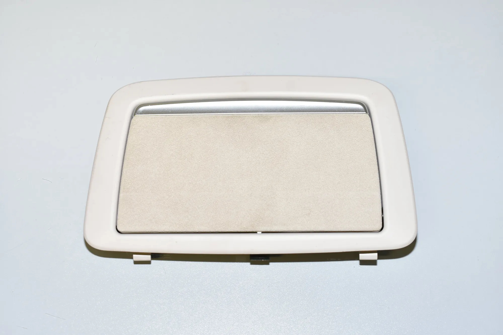 Other Interior Parts – OEM 7424501 · BMW 7 (G11, G12) BMW 7 (G11, G12) 745 Le Plug-in-Hybrid xDrive 2020 – 2