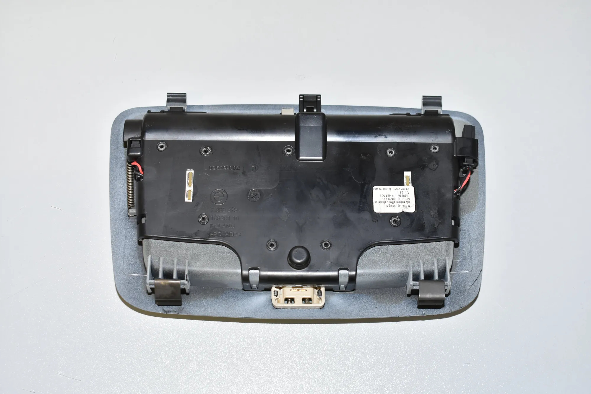 Other Interior Parts – OEM 7424501 · BMW 7 (G11, G12) BMW 7 (G11, G12) 745 Le Plug-in-Hybrid xDrive 2020 – 3