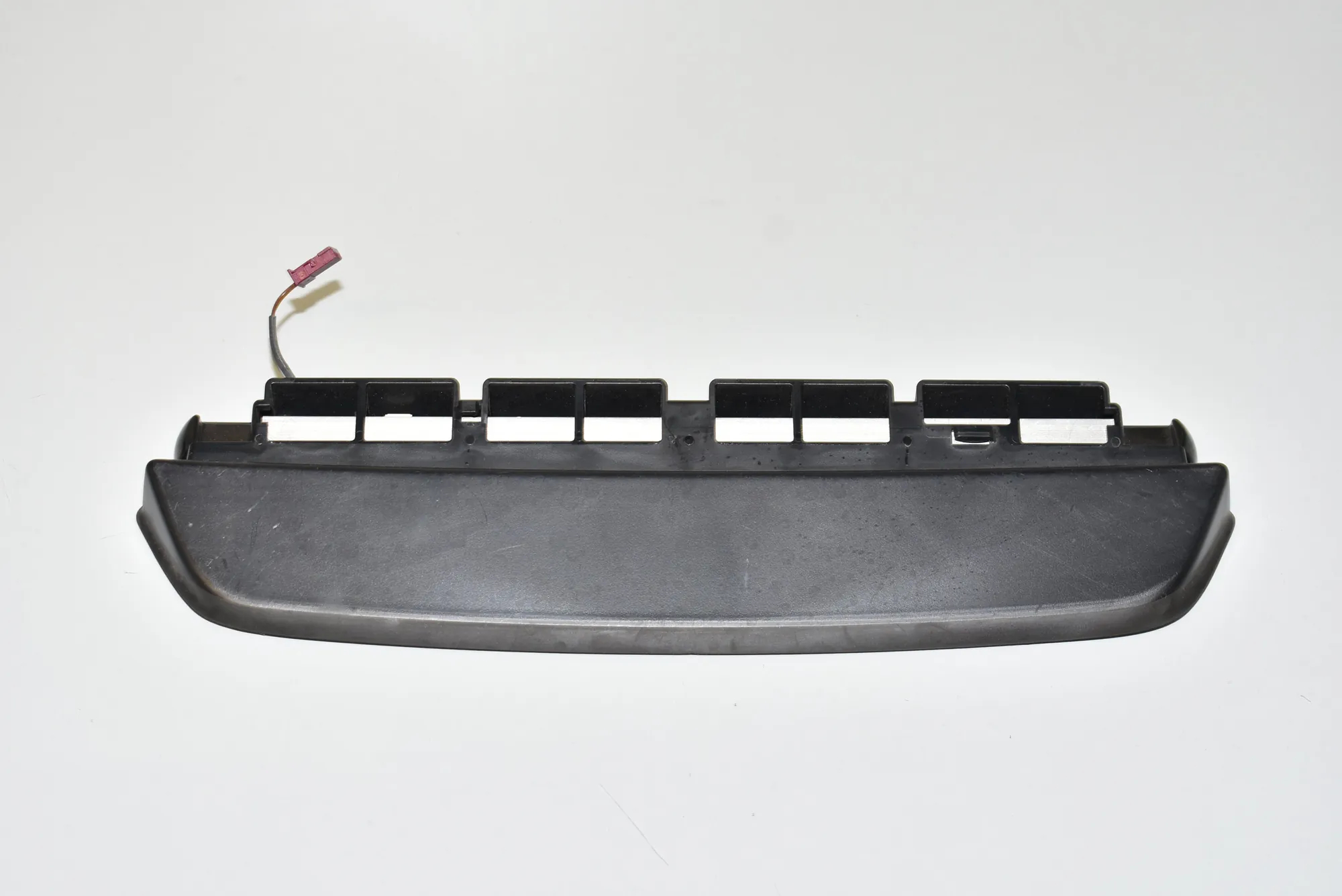 Rear Third Brake Stop Light – OEM 7429590 · BMW 7 (G11, G12) BMW 7 (G11, G12) 745 Le Plug-in-Hybrid xDrive 2020 – 3