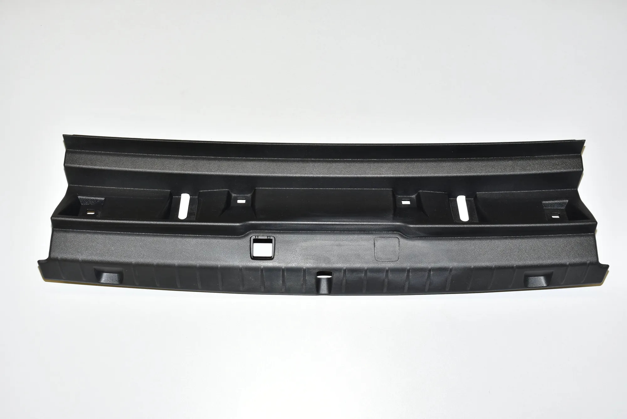 Trunk Boot Lock Trim – OEM 51477376660 · BMW 7 (G11, G12) BMW 7 (G11, G12) 745 Le Plug-in-Hybrid xDrive 2020