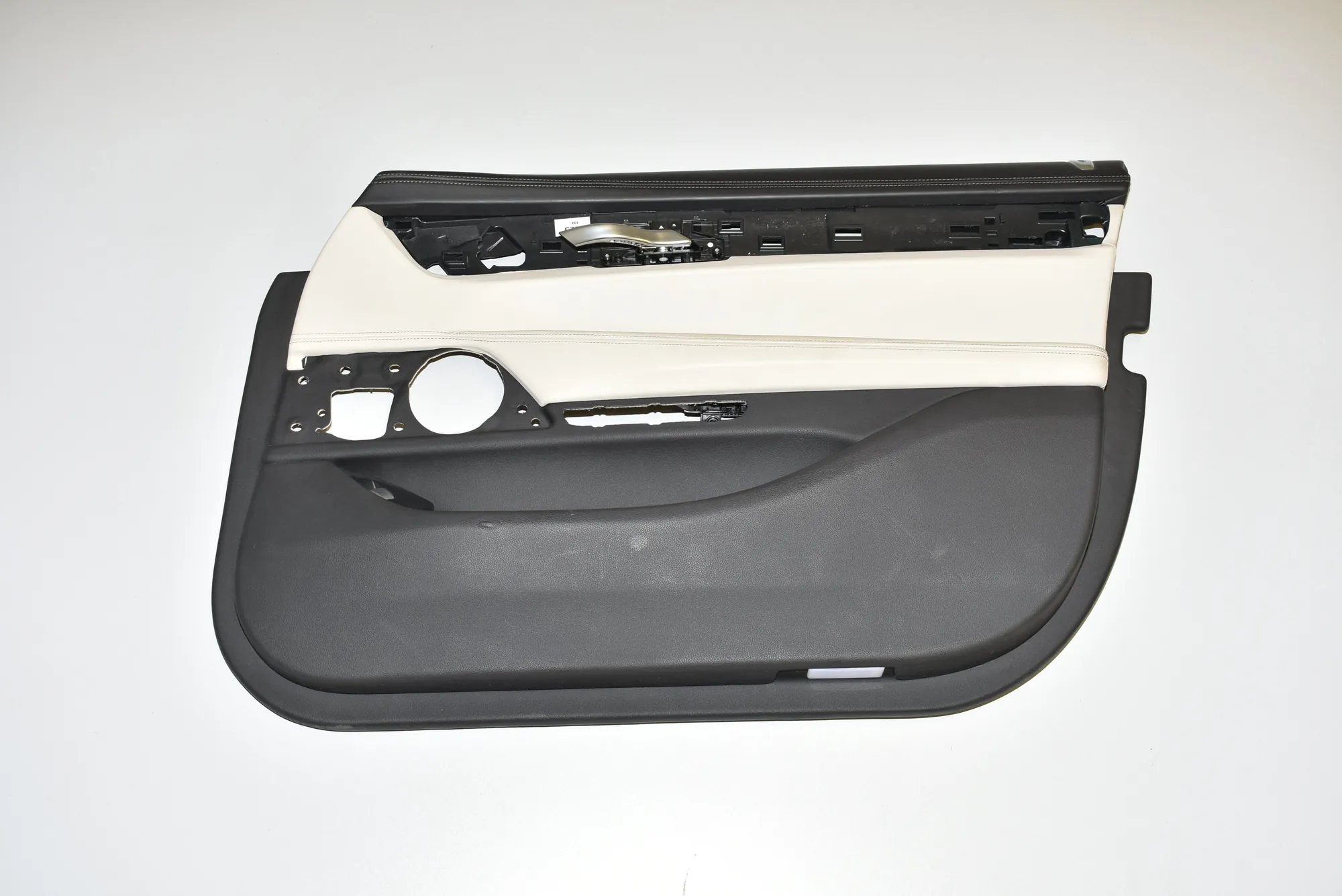 Front Right Door Panel – OEM 51417448488 · BMW 7 (G11, G12) BMW 7 (G11, G12) 745 Le Plug-in-Hybrid xDrive 2020