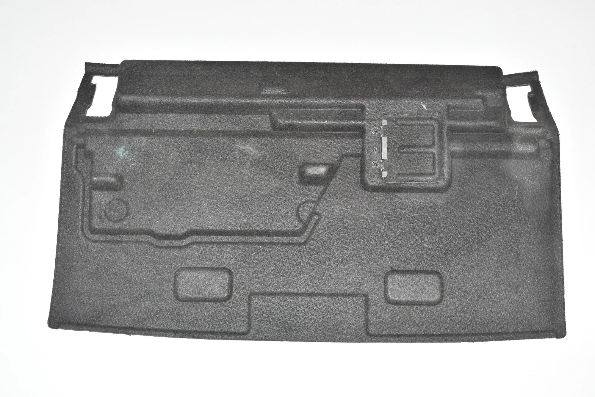 Trunk Boot Trim – OEM 51477376494 · BMW 7 (G11, G12) BMW 7 (G11, G12) 745 Le Plug-in-Hybrid xDrive 2020 – 3