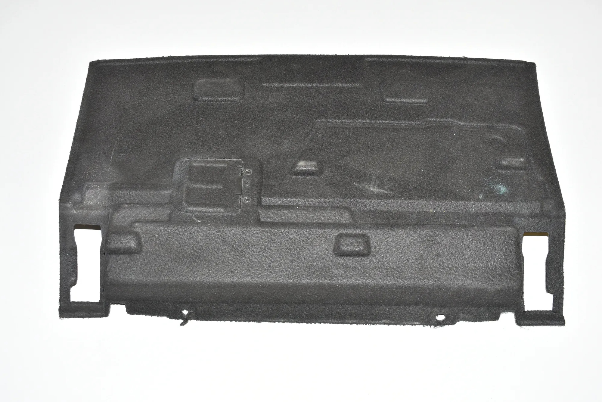 Trunk Boot Trim – OEM 51477376494 · BMW 7 (G11, G12) BMW 7 (G11, G12) 745 Le Plug-in-Hybrid xDrive 2020 – 4