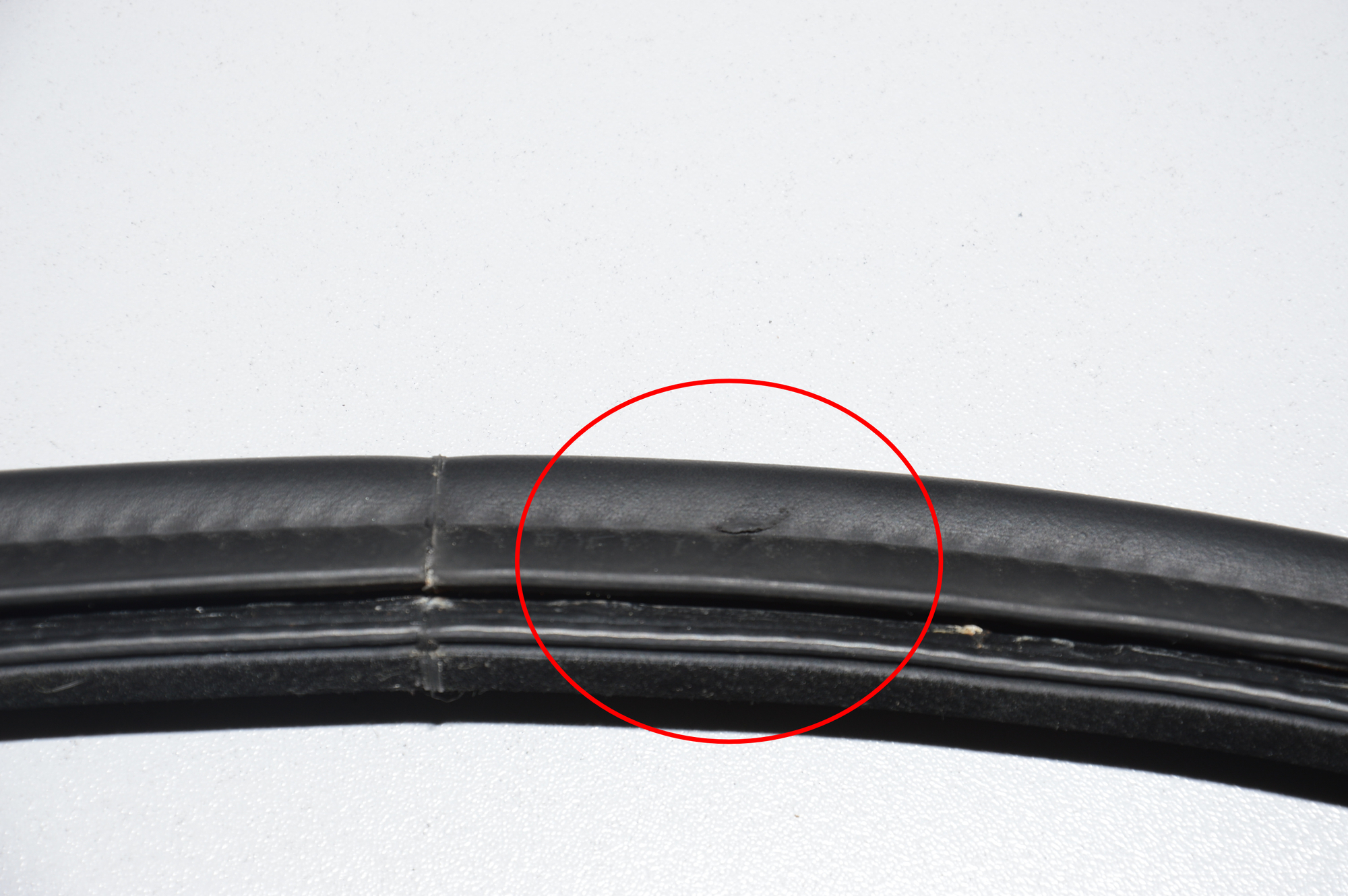 Tailgate Rubber Seal – OEM 51717126973 · BMW 3 (E46) 330 d 2001 – 5