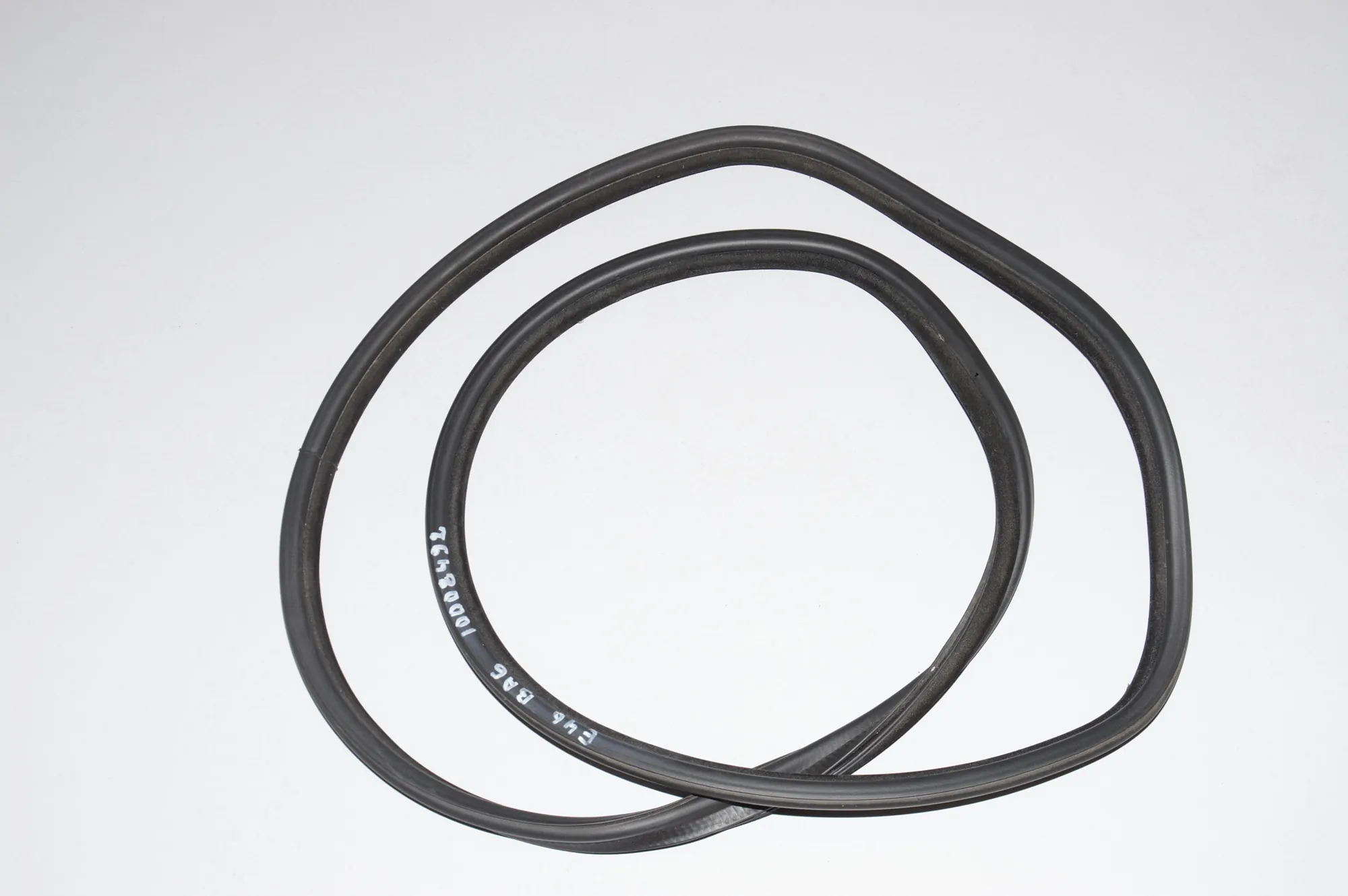 Tailgate Rubber Seal – OEM 51717126973 · BMW 3 (E46) 330 d 2001 – 2