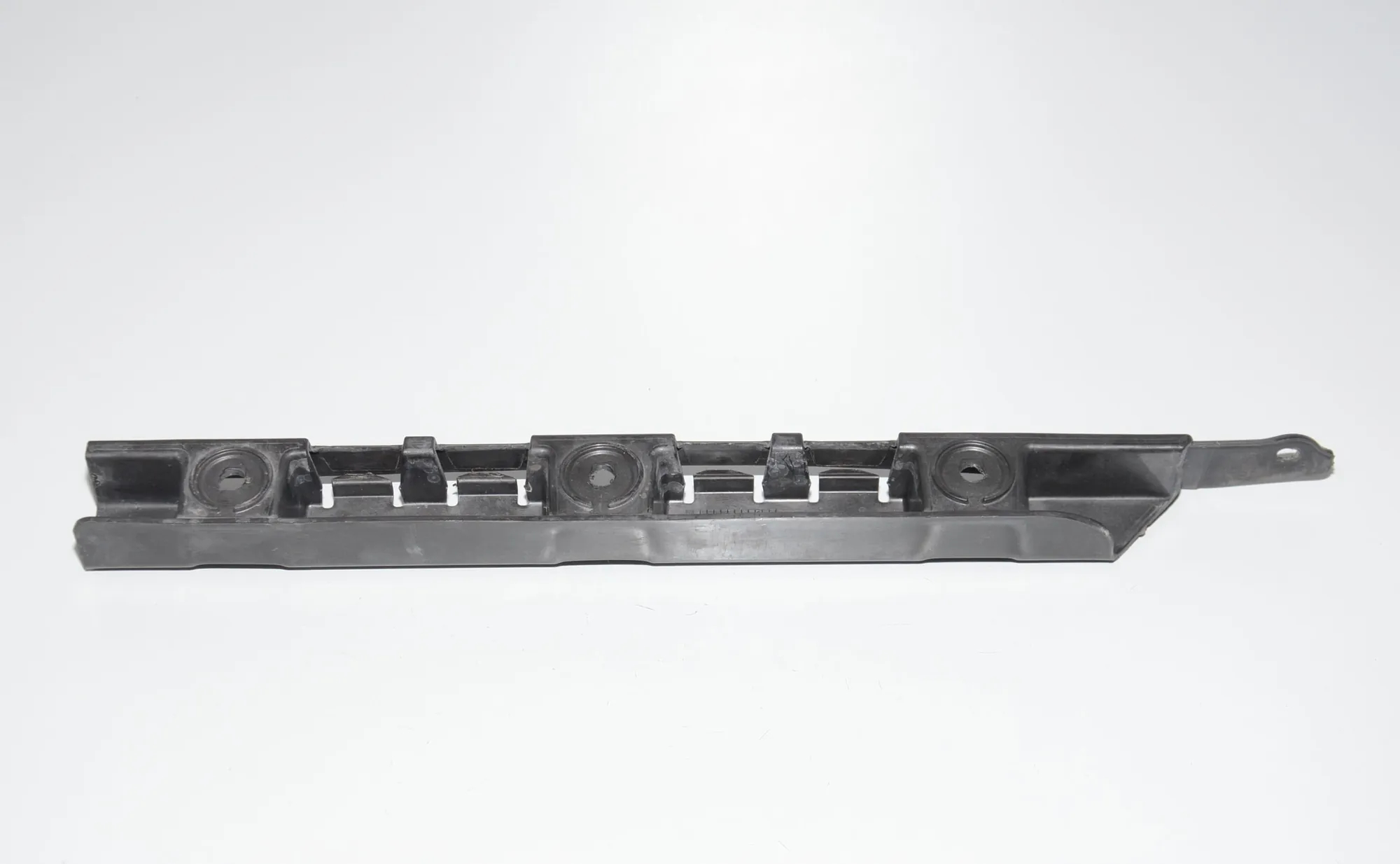 Rear Left Bumper Bracket – OEM 51123400953 · BMW X3 (E83) 3.0 i xDrive 2004 – 3