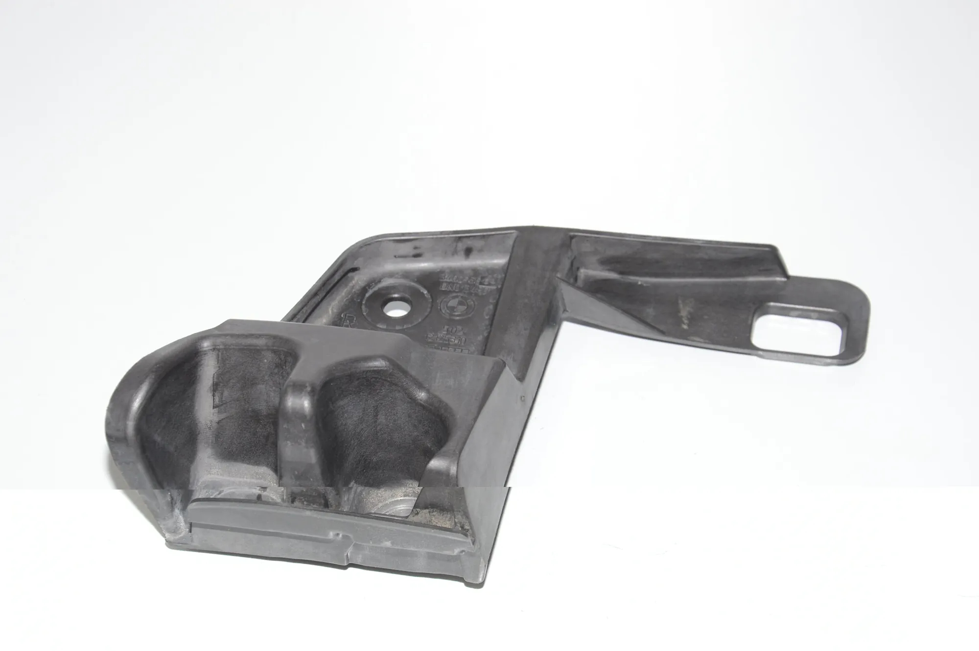 Rear Right Bumper Bracket – OEM 51123400956 · BMW X3 (E83) 3.0 i xDrive 2004
