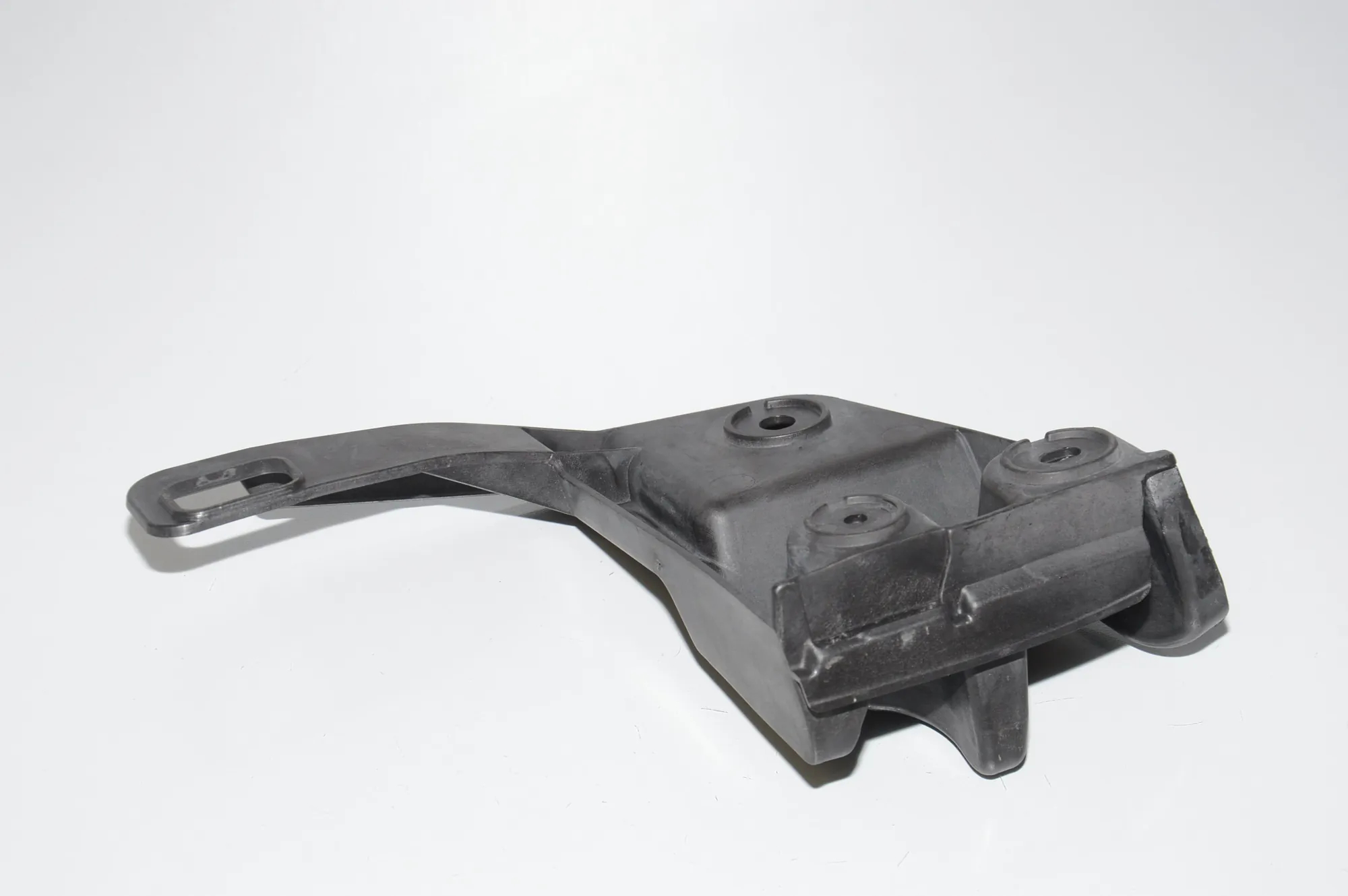 Rear Right Bumper Bracket – OEM 51123400956 · BMW X3 (E83) 3.0 i xDrive 2004 – 4