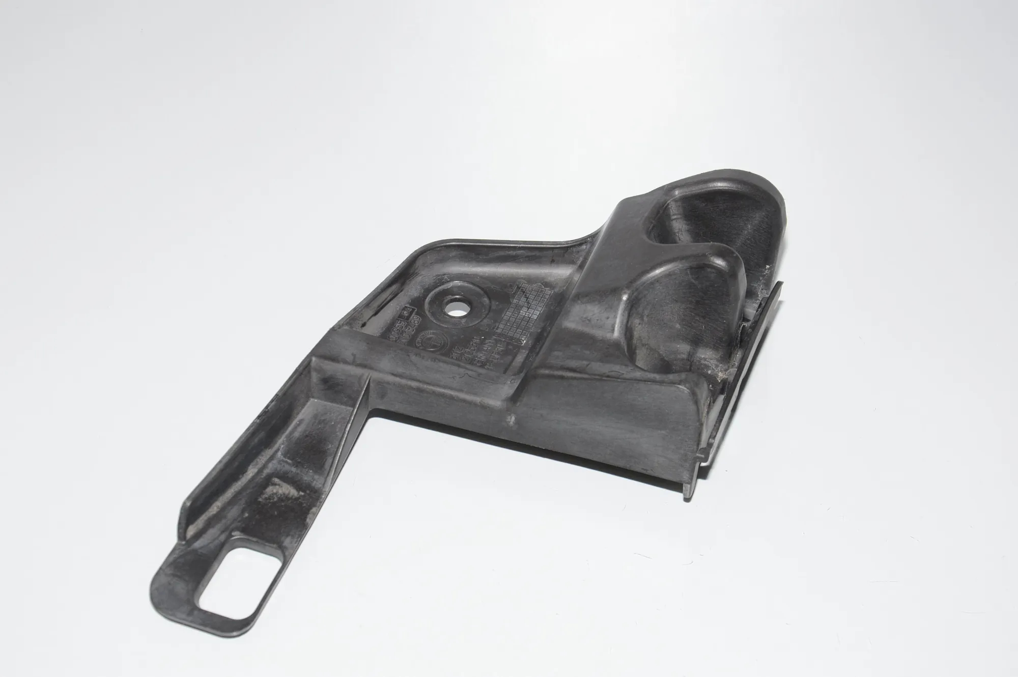 Rear Left Bumper Bracket – OEM 51123400955 · BMW X3 (E83) 3.0 i xDrive 2004 – 2