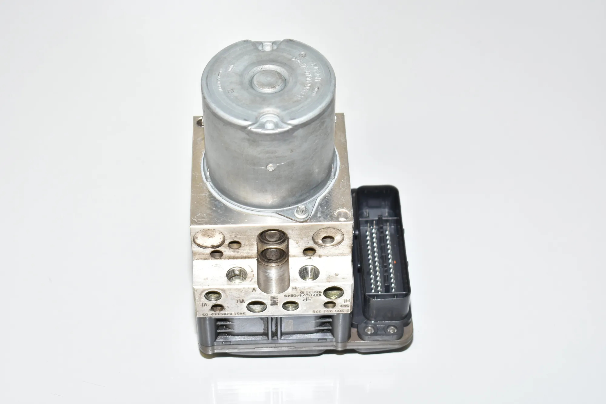 ABS Pump – OEM 6795520 · BMW 5 Touring (F11) 520 d 2010