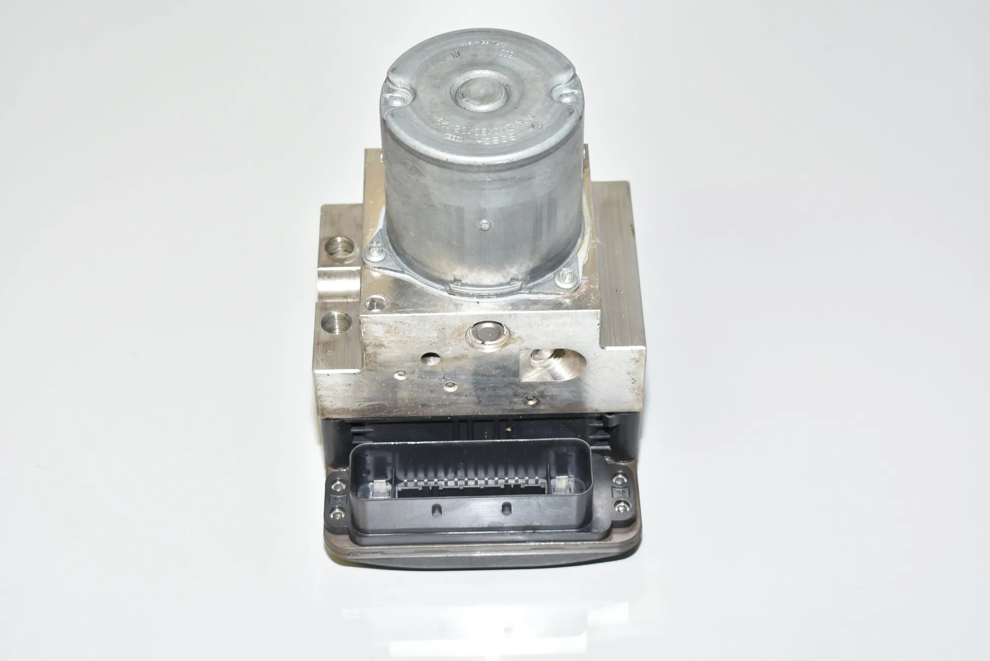 ABS Pump – OEM 6795520 · BMW 5 Touring (F11) 520 d 2010 – 2