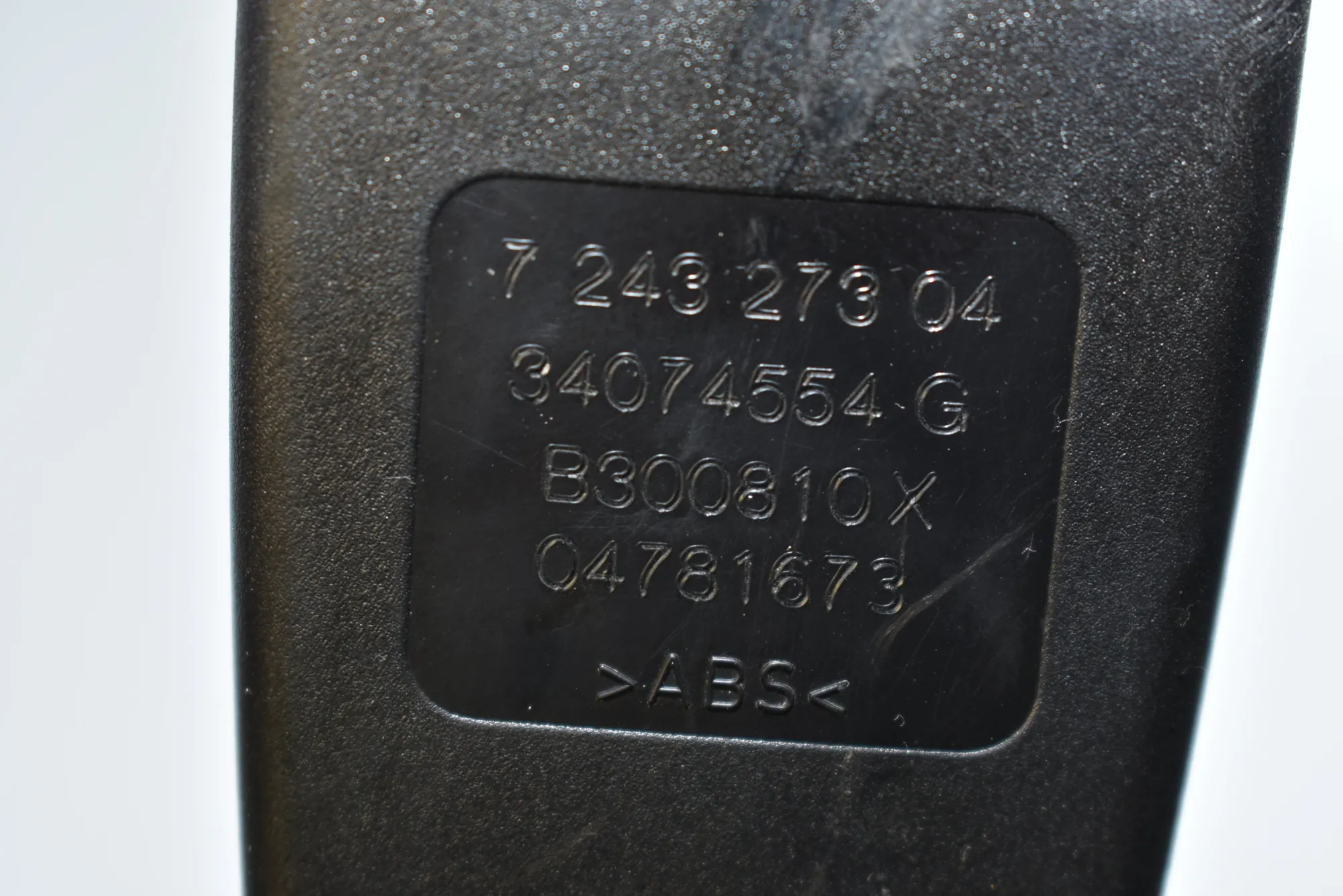 Rear Left Seat Buckle – OEM 7243273 · BMW 5 Touring (F11) 520 d 2010 – 4