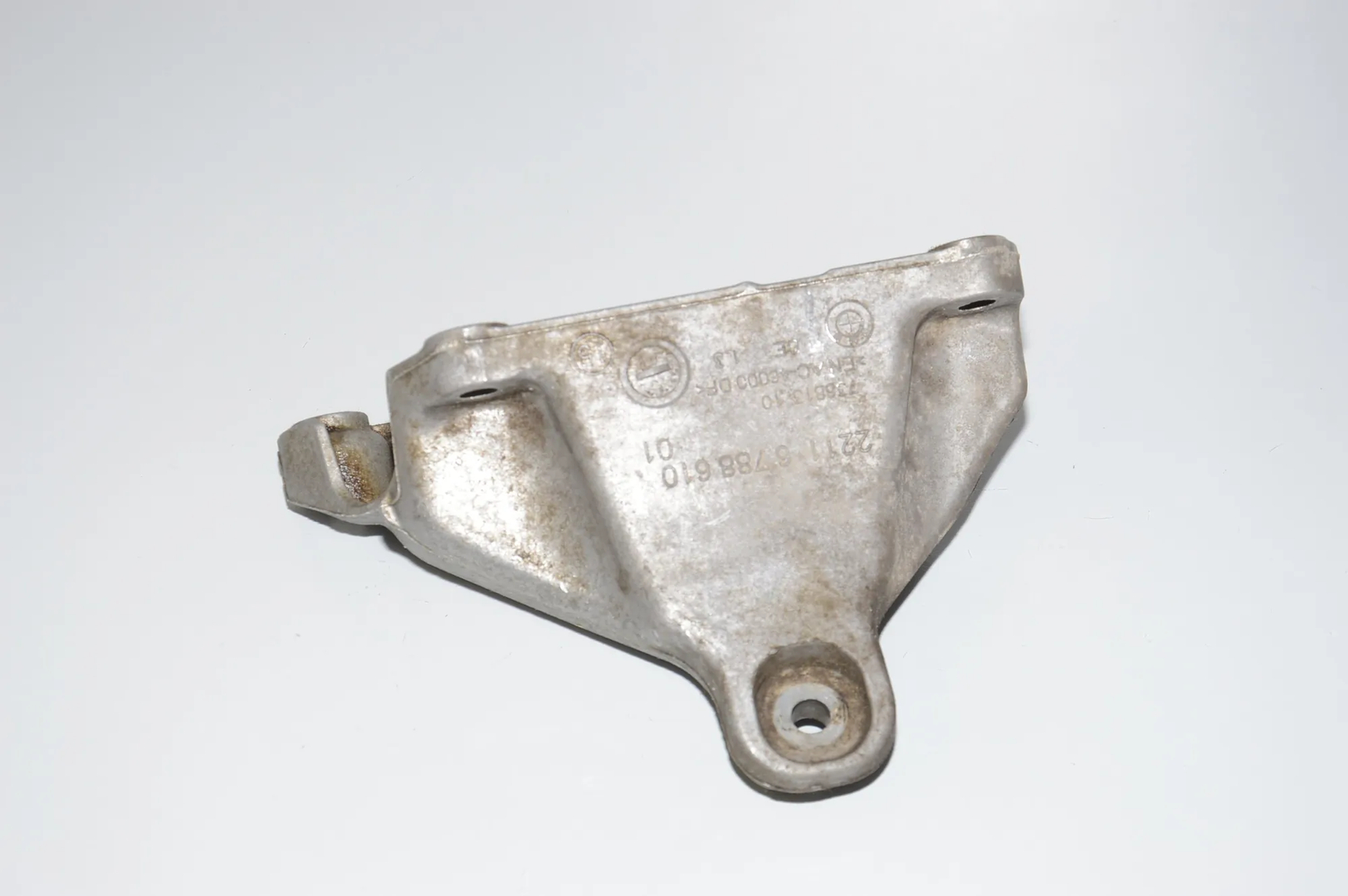 Right Side Engine Bracket – OEM 22116788610 · BMW 4 Gran Coupe (F36) 420 i 2015 – 2