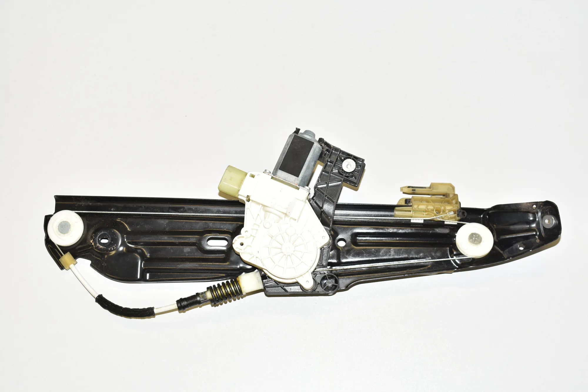 Rear Left Door Window Regulator – OEM 7271563 · BMW 5 Touring (F11) 520 d 2010 – 3