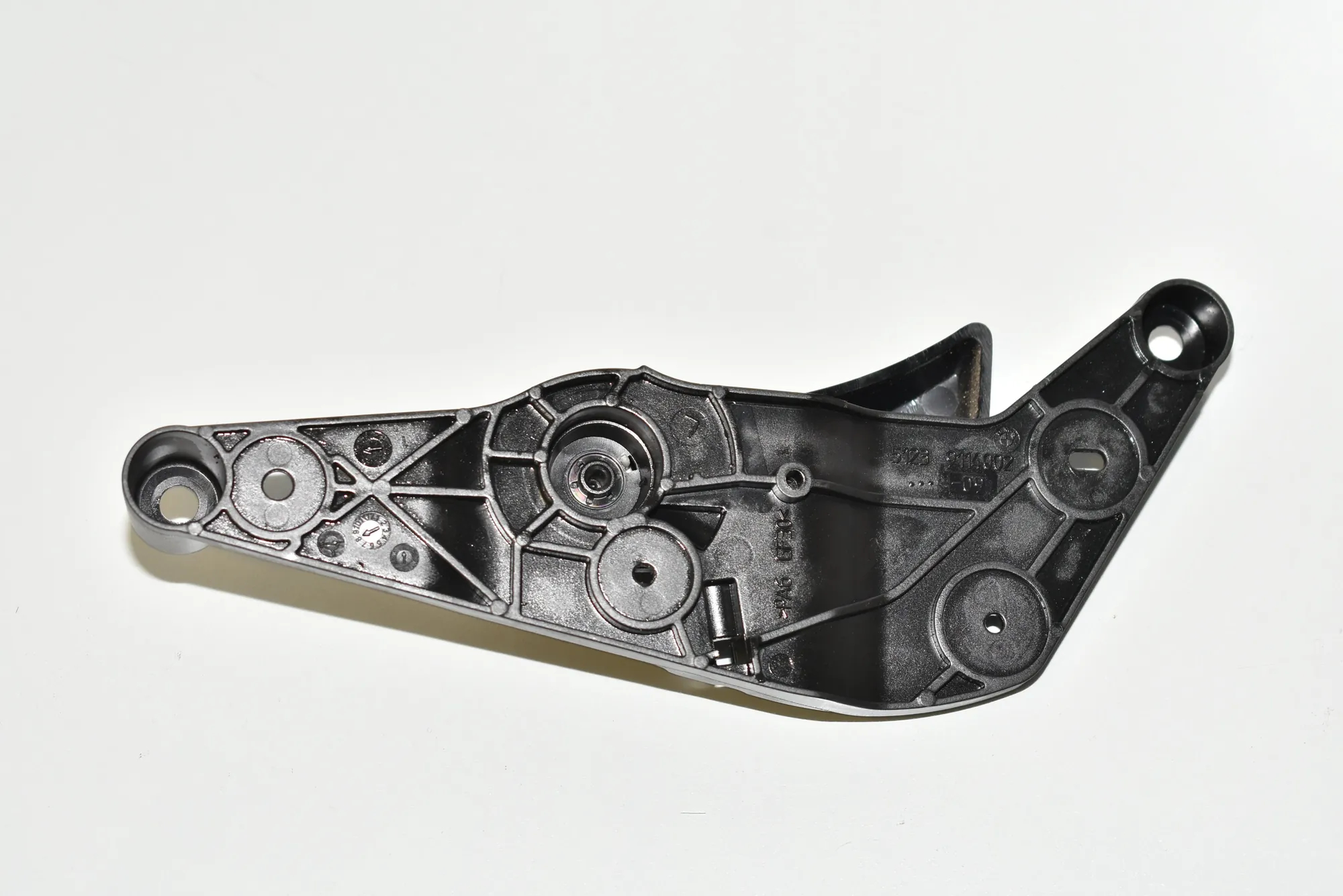 Bonnet Release Handle – OEM 9114002 · BMW 5 Touring (F11) 520 d 2010 – 3