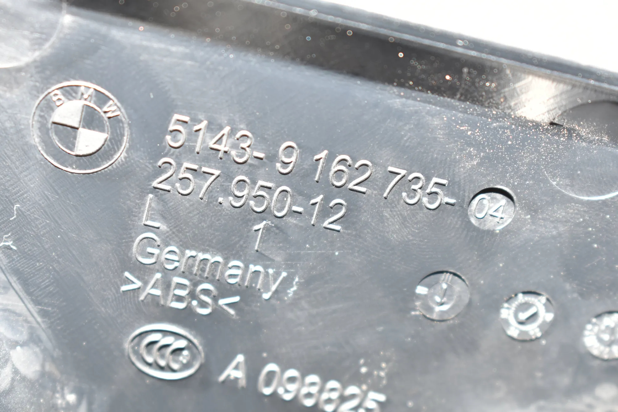 Other Interior Parts – OEM 9162735 · BMW 5 Touring (F11) 520 d 2010 – 4