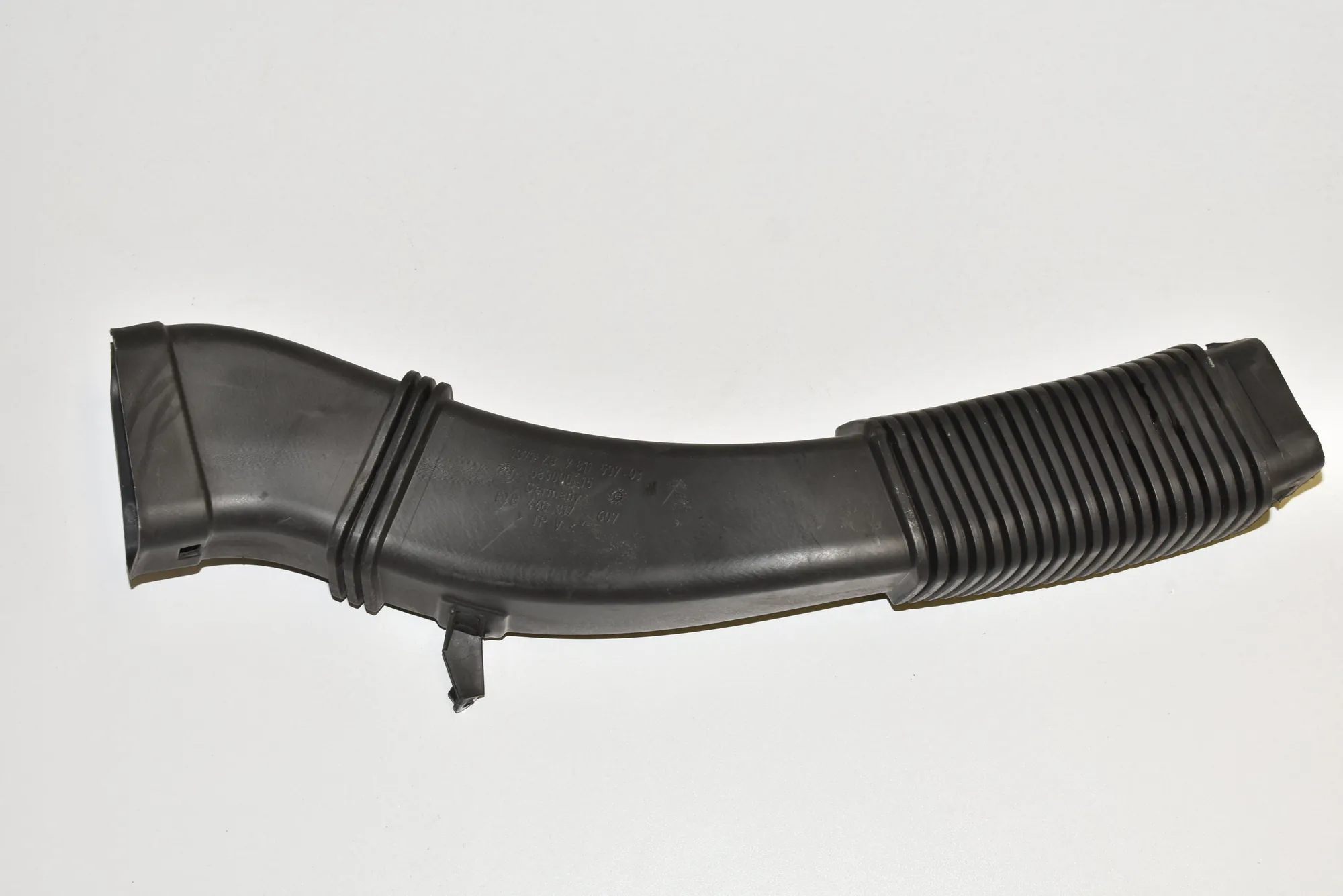 Air Intake Tube – OEM 13717811597 · BMW 5 Touring (F11) 520 d 2010 – 2