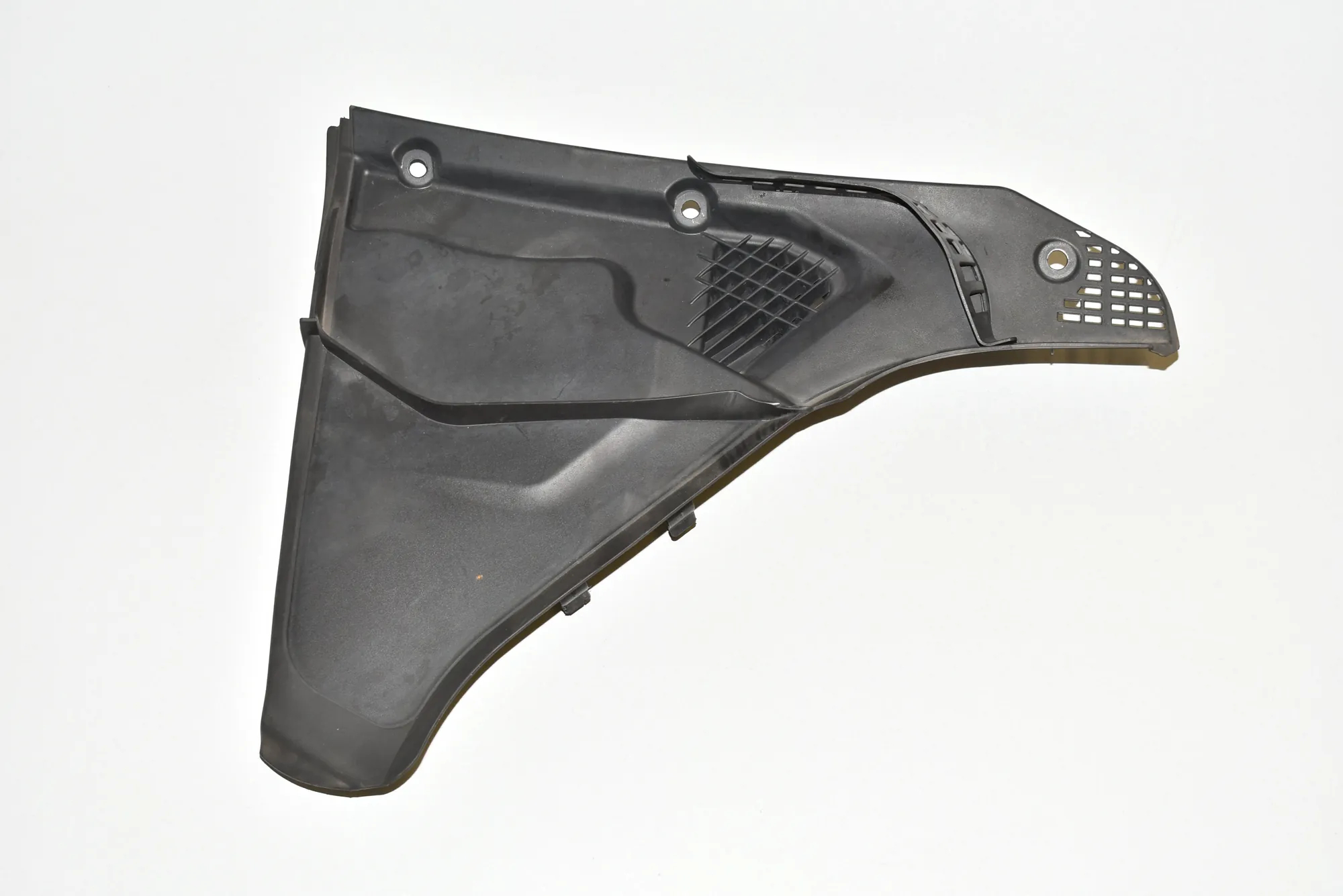 Front Wiper Cowl Trim – OEM 51716987605 · BMW 5 Touring (F11) 520 d 2010
