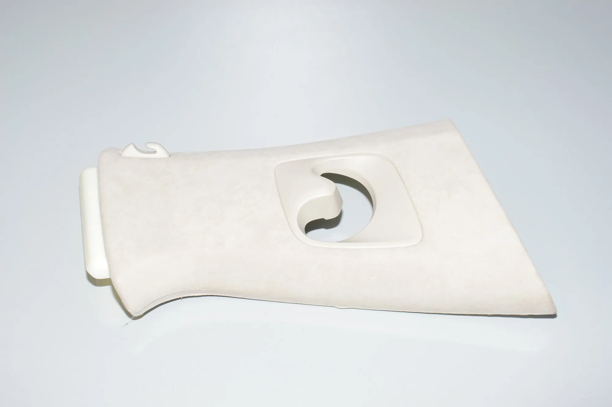 Right Side B Pillar Trim – OEM 7355330 · BMW 7 (G11, G12) BMW 7 (G11, G12) 745 Le Plug-in-Hybrid xDrive 2020 – 3