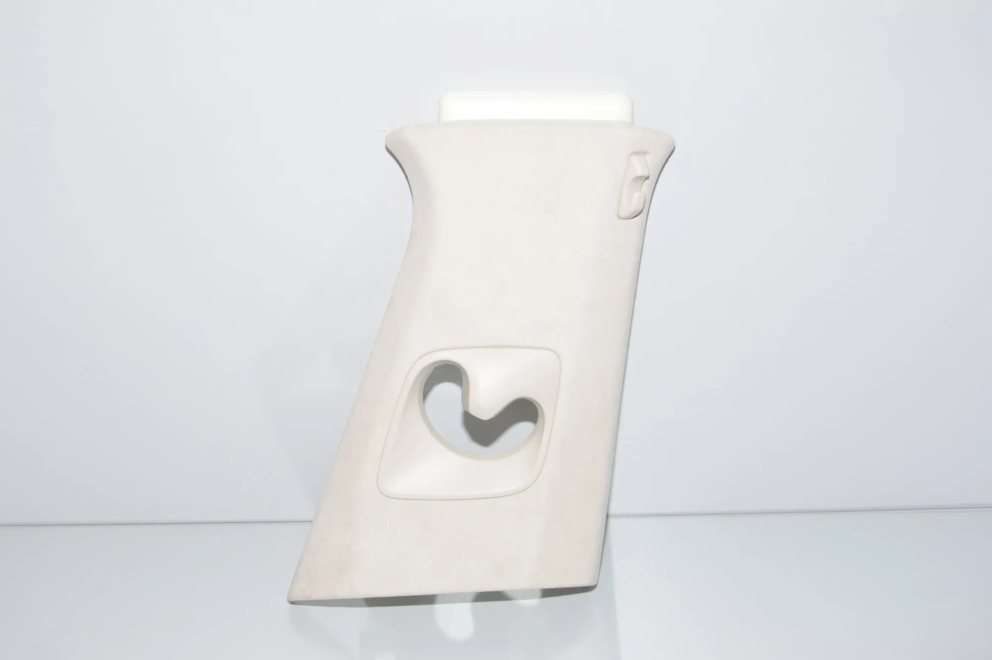 Right Side B Pillar Trim – OEM 7355330 · BMW 7 (G11, G12) BMW 7 (G11, G12) 745 Le Plug-in-Hybrid xDrive 2020