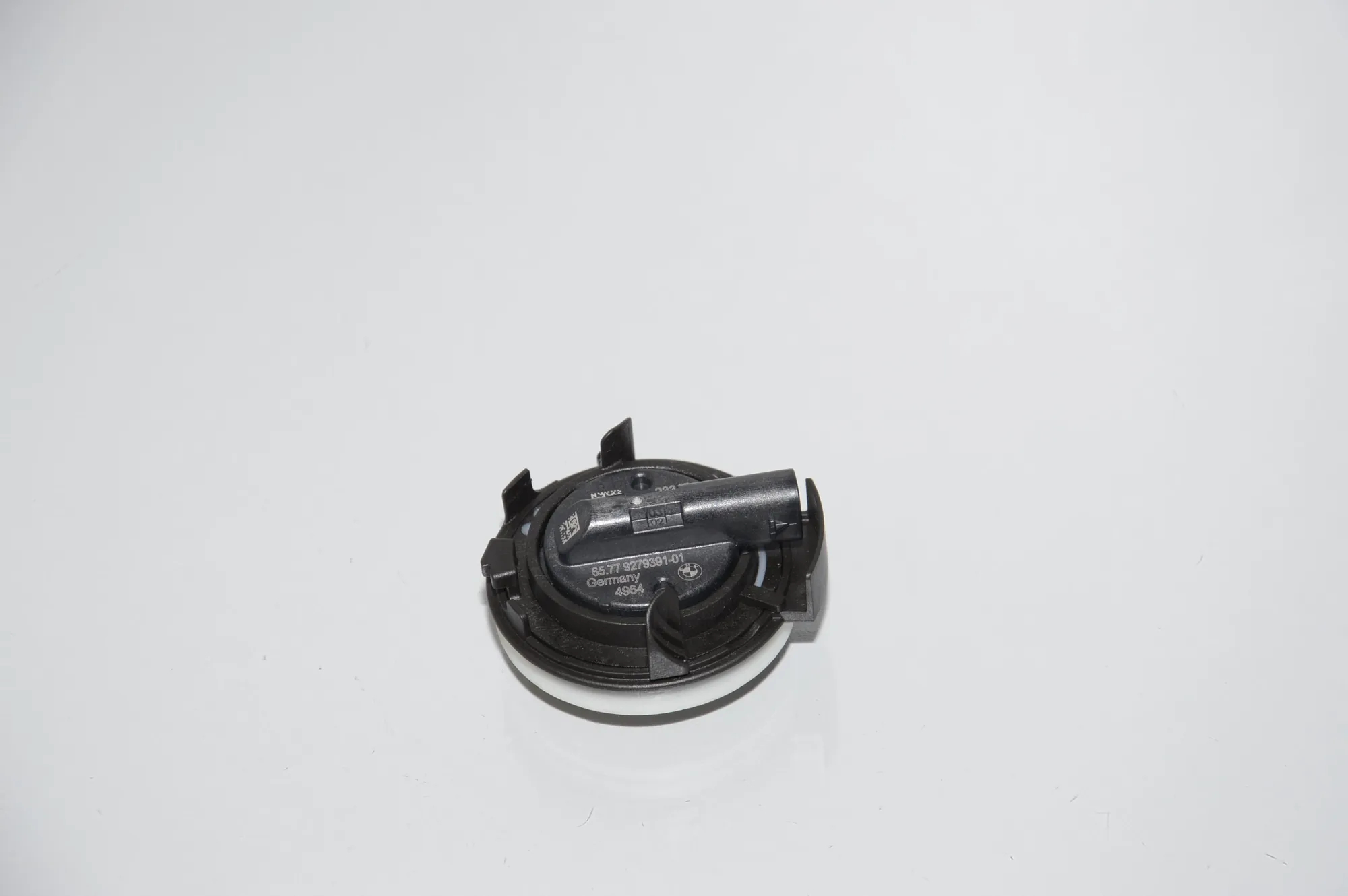 Front Right Impact Sensor – OEM 65779279391 · BMW 7 (G11, G12) BMW 7 (G11, G12) 745 Le Plug-in-Hybrid xDrive 2020 – 2