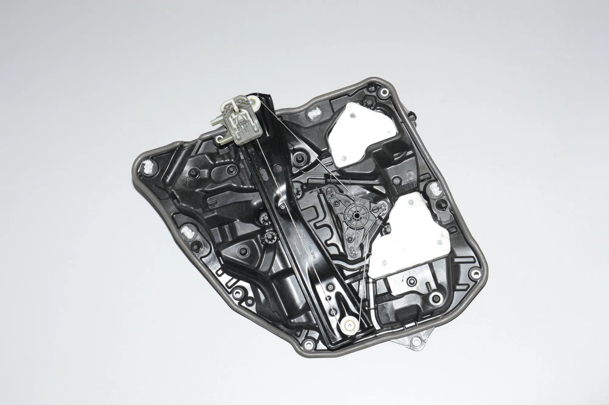 Rear Right Door Window Regulator – OEM 7485142 · BMW 7 (G11, G12) BMW 7 (G11, G12) 745 Le Plug-in-Hybrid xDrive 2020 – 2